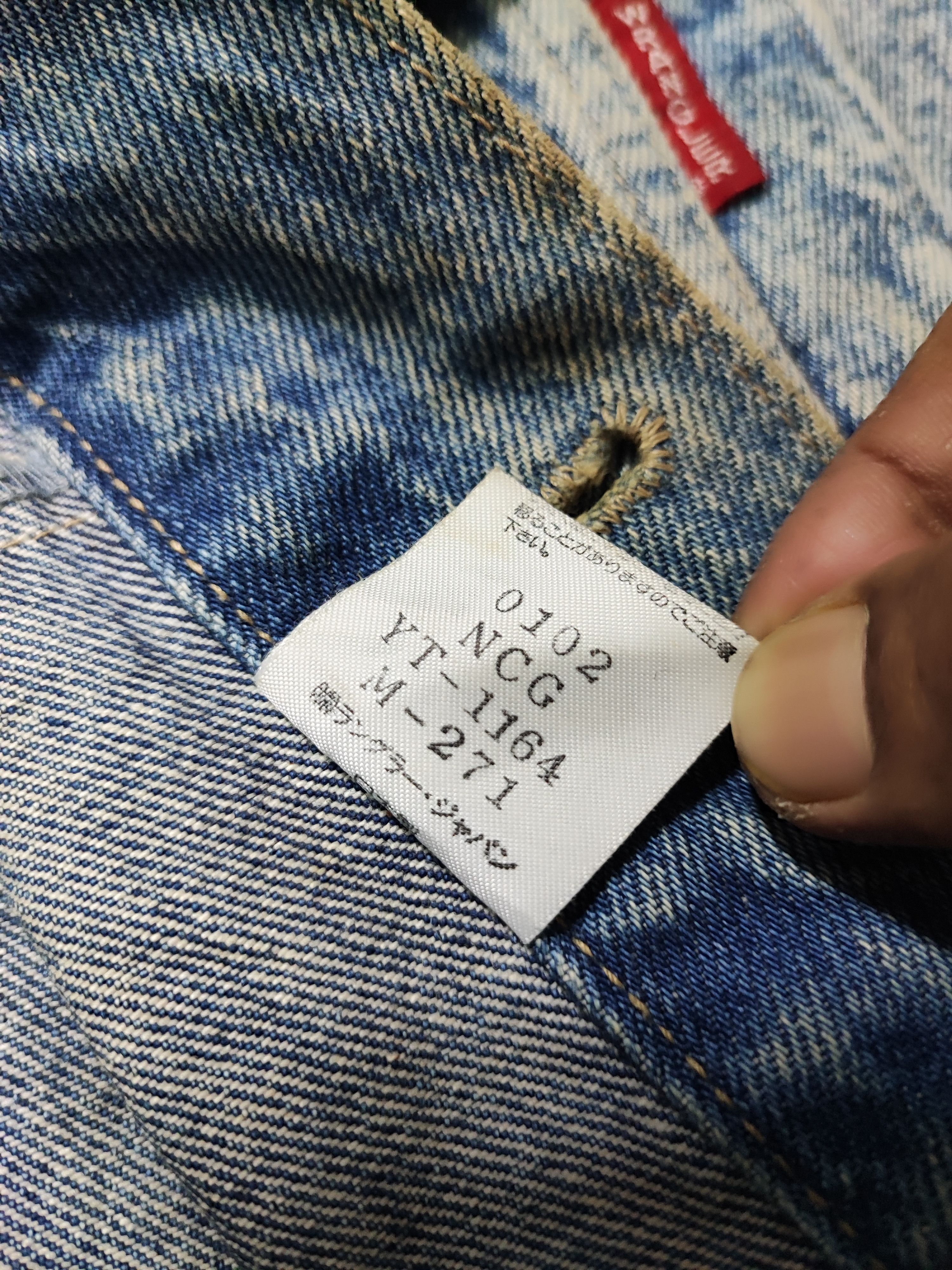 Wrangler Vintage Wrangler 90s Distressed Acid Wash Denim Jacket Size US L / EU 52-54 / 3 - 13 Thumbnail