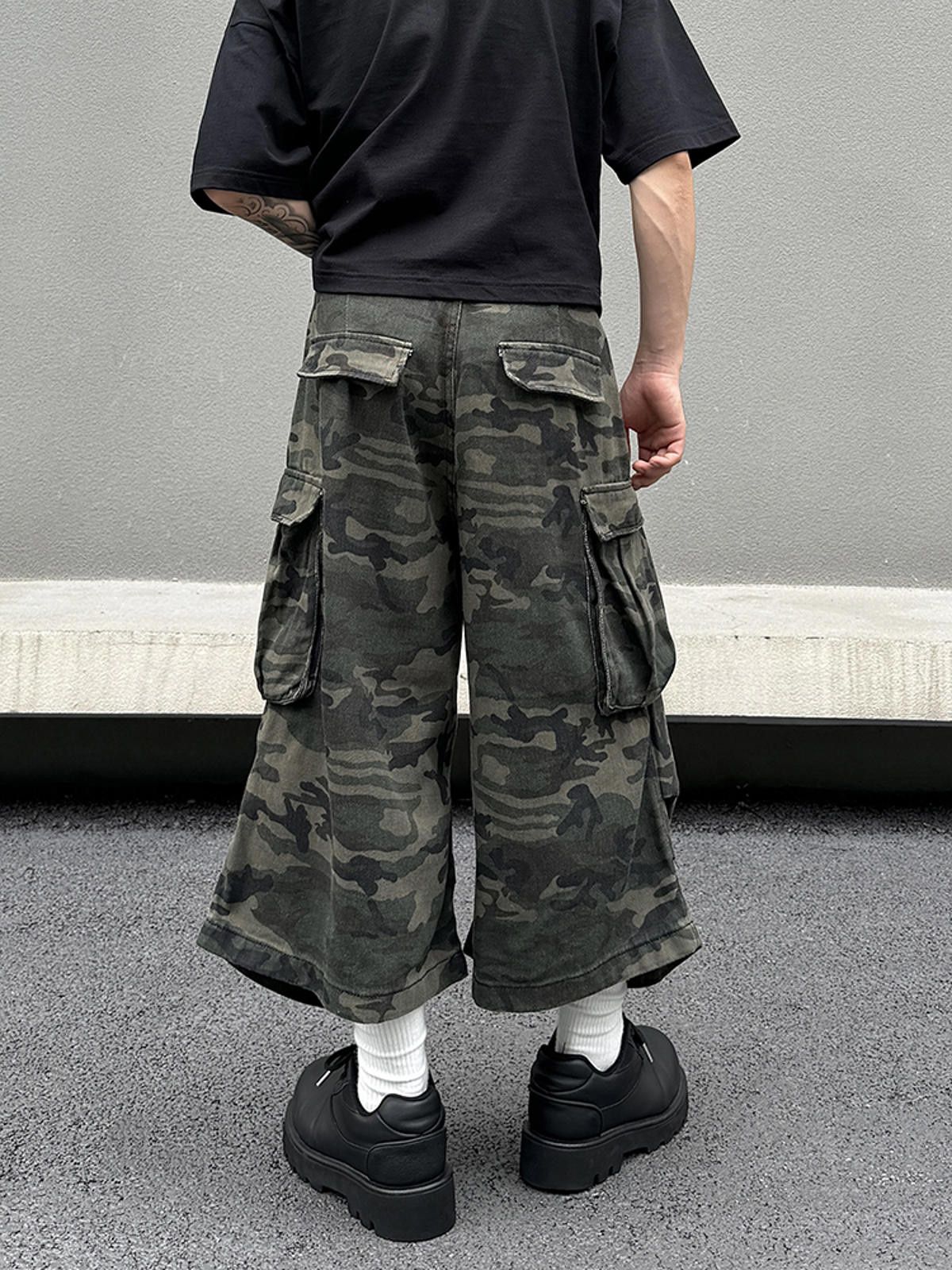 Other Baggy Camouflage Cargo Shorts Size US 32 / EU 48 - 5 Thumbnail