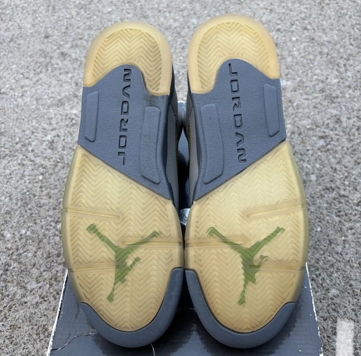 Jordan Brand Size 7-Jordan 5 GS 'Green Bean' 2006 Lightly Worn OG All Size US 7 / EU 40 - 10 Thumbnail