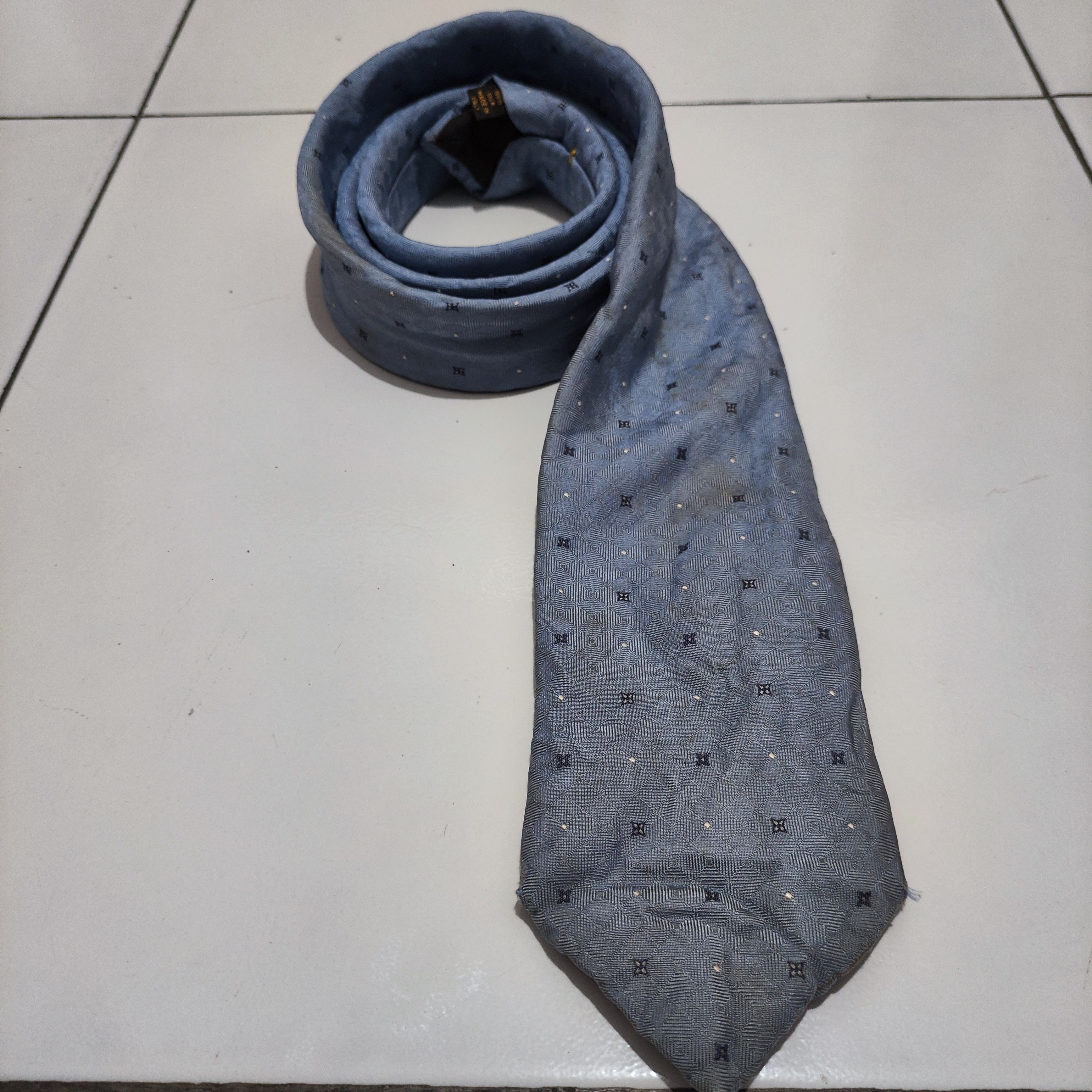 Louis Vuitton Tie Louis Vuitton Size ONE SIZE - 1 Thumbnail