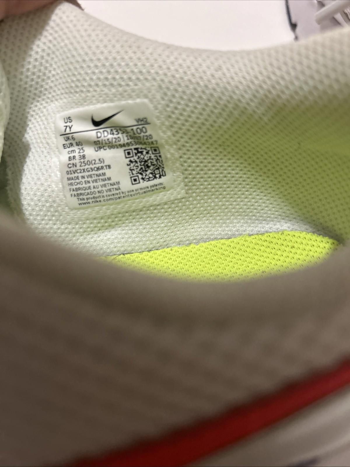 Nike Nike Air Max White Indigo Burst Volt Bright Size 7Y, 9 Women Size US 9 / IT 39 - 5 Thumbnail