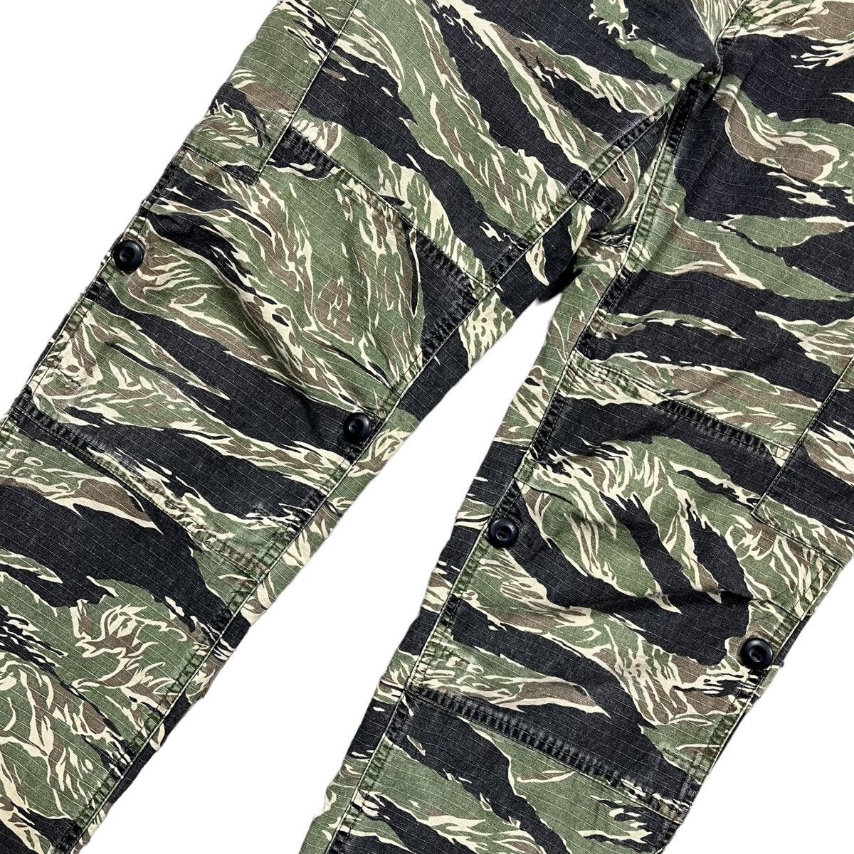Wtaps Vintage Wtaps Milspec Tiger Camo Cargo Pants Size US 27 - 4 Thumbnail