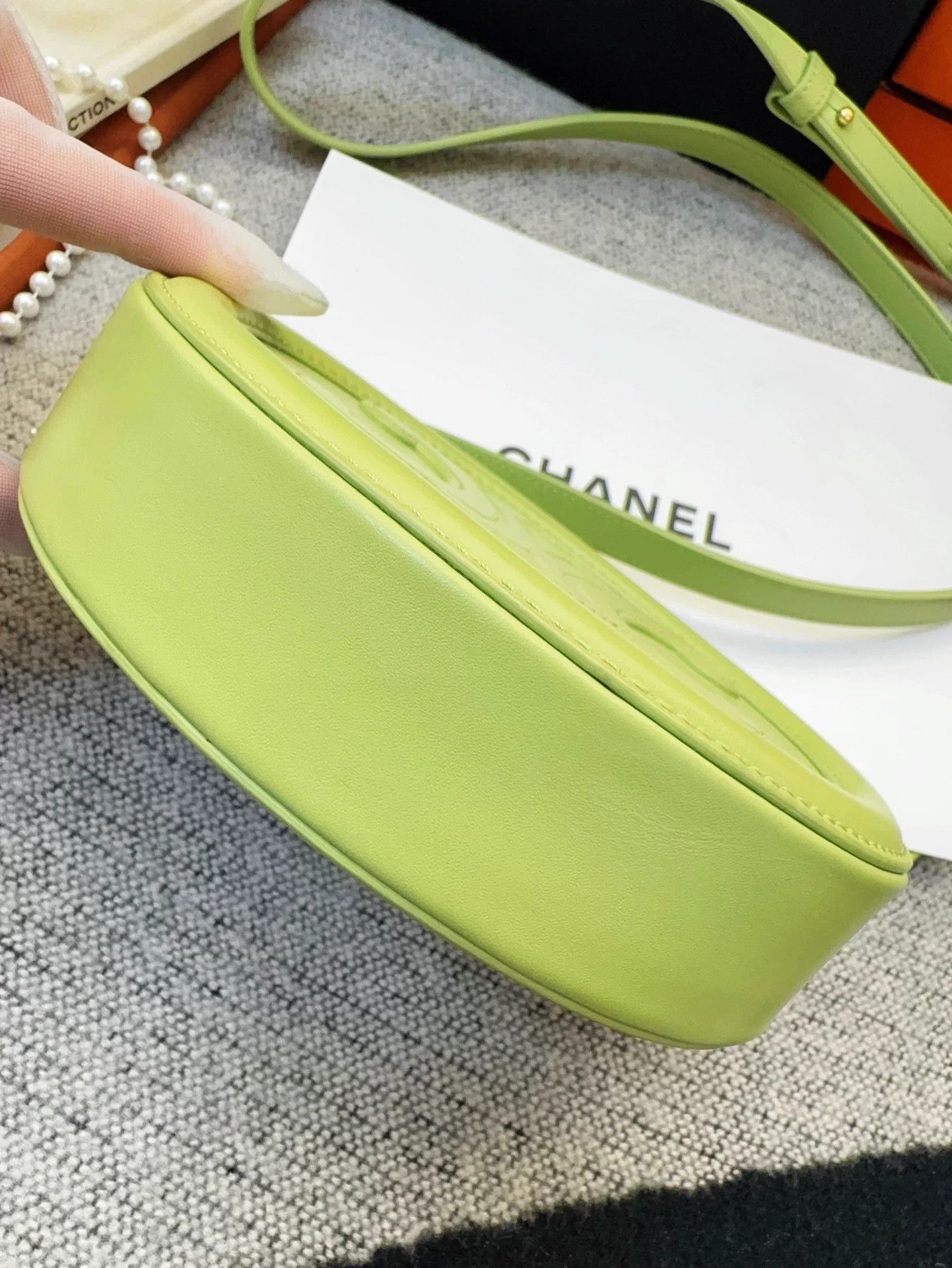 Celine Celine Avocado Green Triomphe Logo Embossed Mooncake Mint Size ONE SIZE - 6 Thumbnail