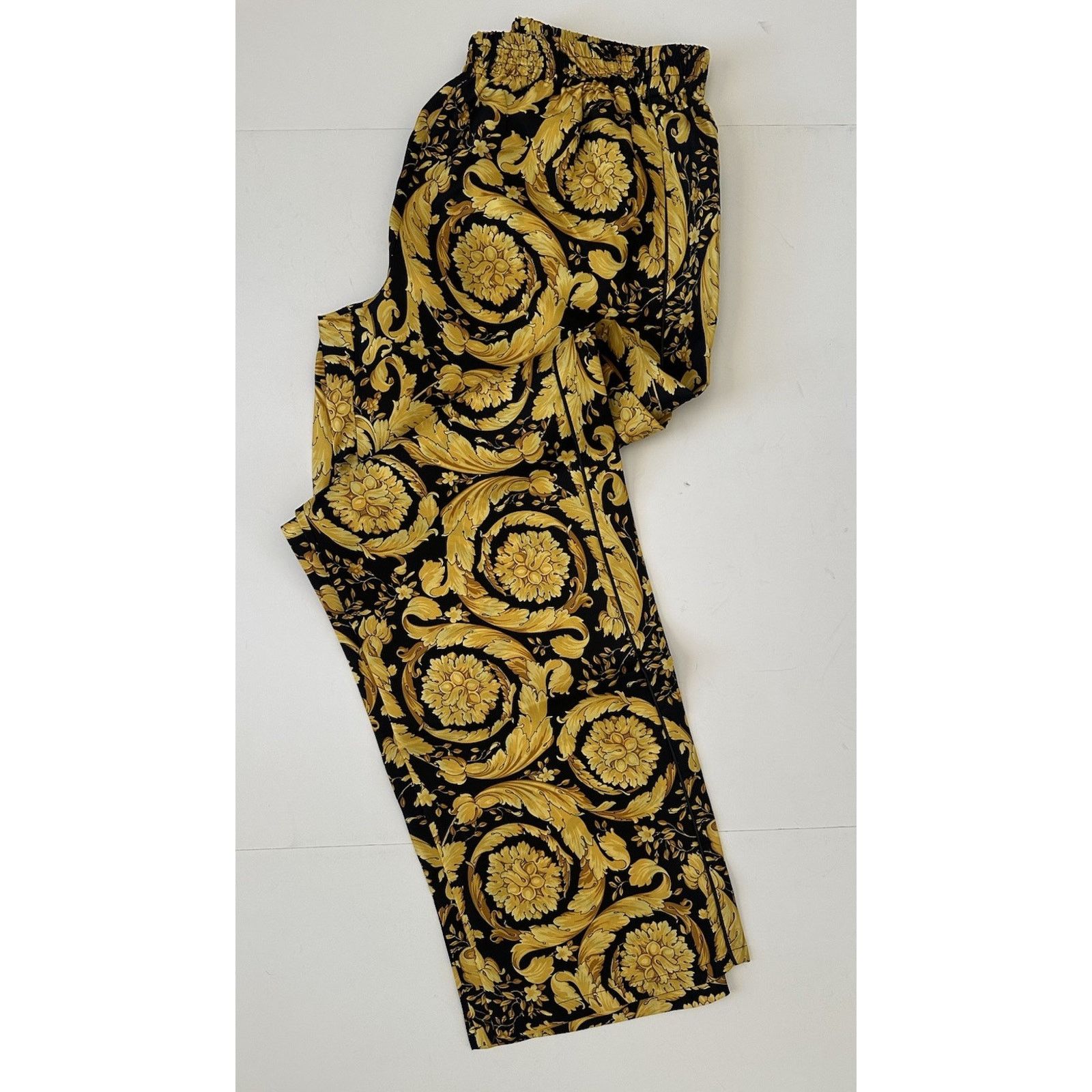 Versace Versace Baroque Silk Pajama Pants Black/Gold 4 US 1005409 Size 27" / US 4 / IT 40 - 1 Thumbnail