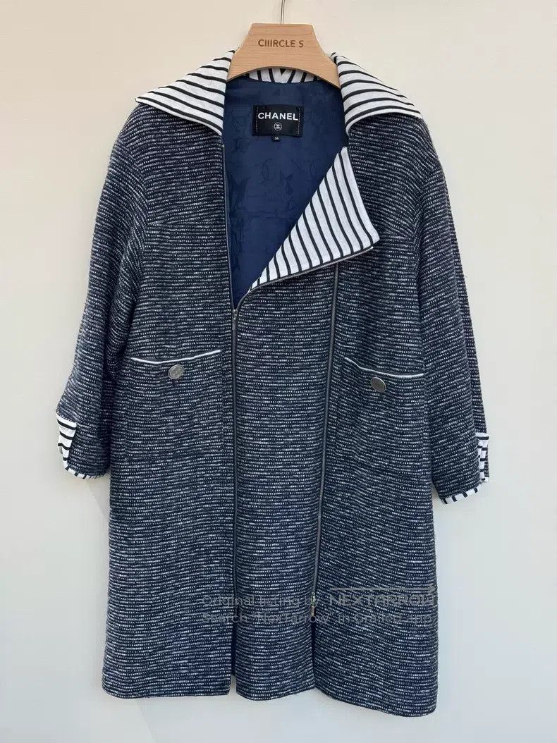 Chanel Chanel Blue navy striped lapel tweed lapel jacket Size XXS / US 00 / IT 34 - 1 Thumbnail