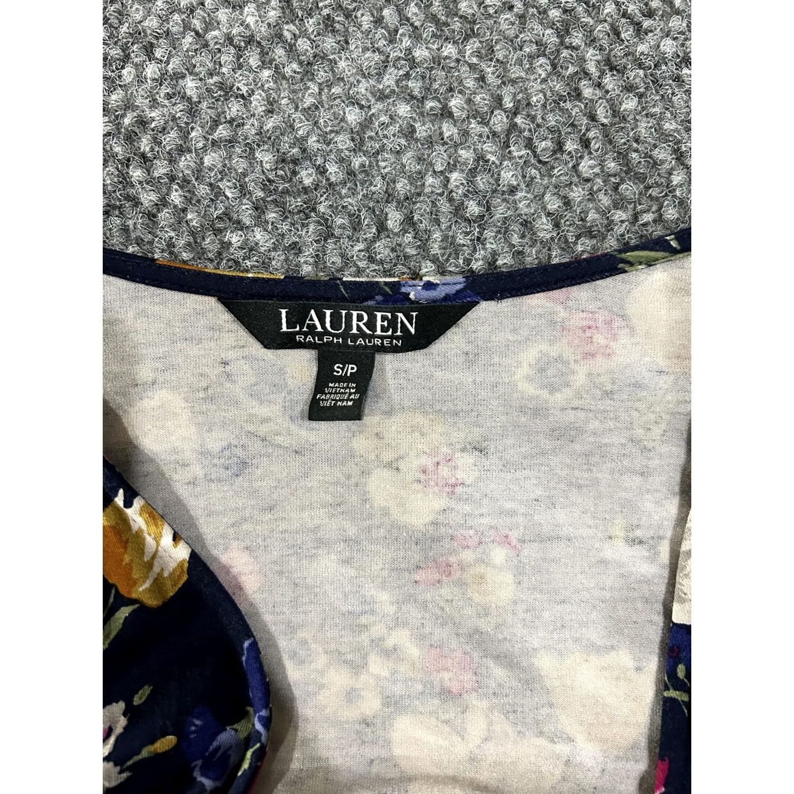 Ralph Lauren Lauren Ralph Lauren Shirt Womens Small Navy Floral Wrap Tie Waist Blouse Size S / US 4 / IT 40 - 3 Thumbnail