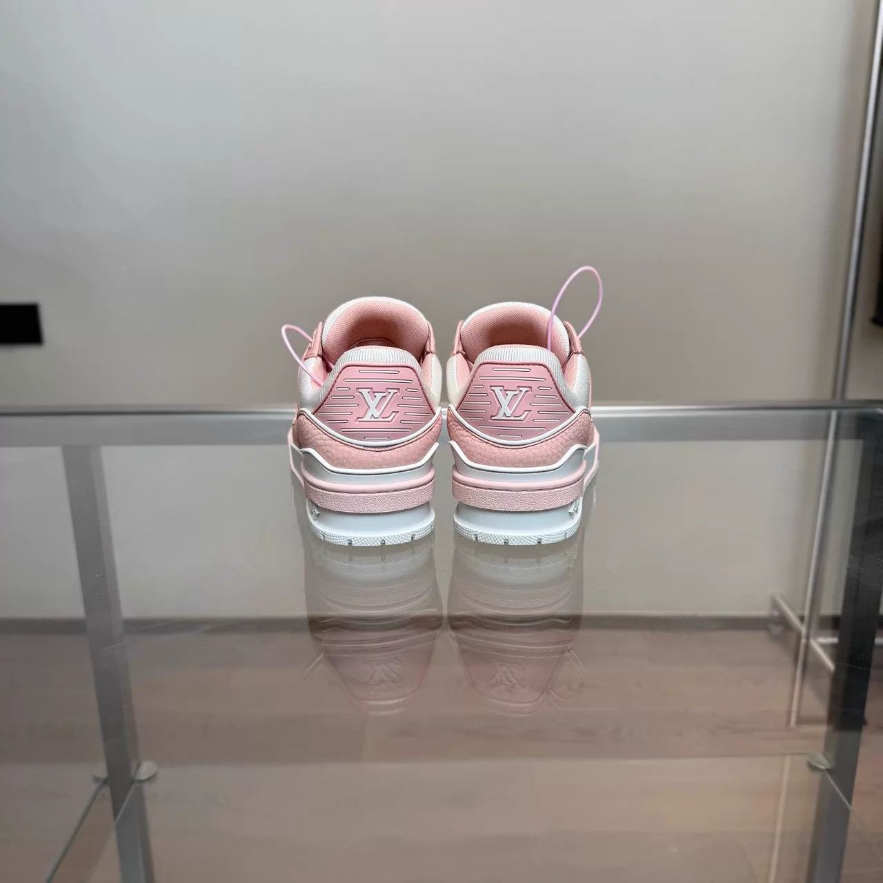 Louis Vuitton LV Trainer White & Pink Litchi 99 UK1.5 (35.5) Size US 5 / IT 35 - 6 Thumbnail