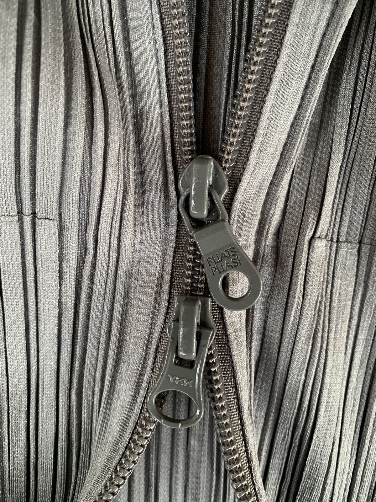 Pleats Please Issey Miyake Pleats please issey miyake vest hoodie Size XL / US 12-14 / IT 48-50 - 4 Thumbnail