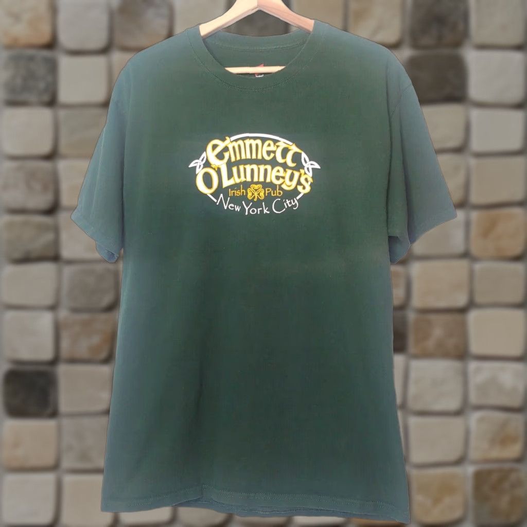 Hanes Emmett OLunneys Irish Pub Shirt Large Green Shamrock New York City Bar Celtic Size US L / EU 52-54 / 3 - 1 Thumbnail