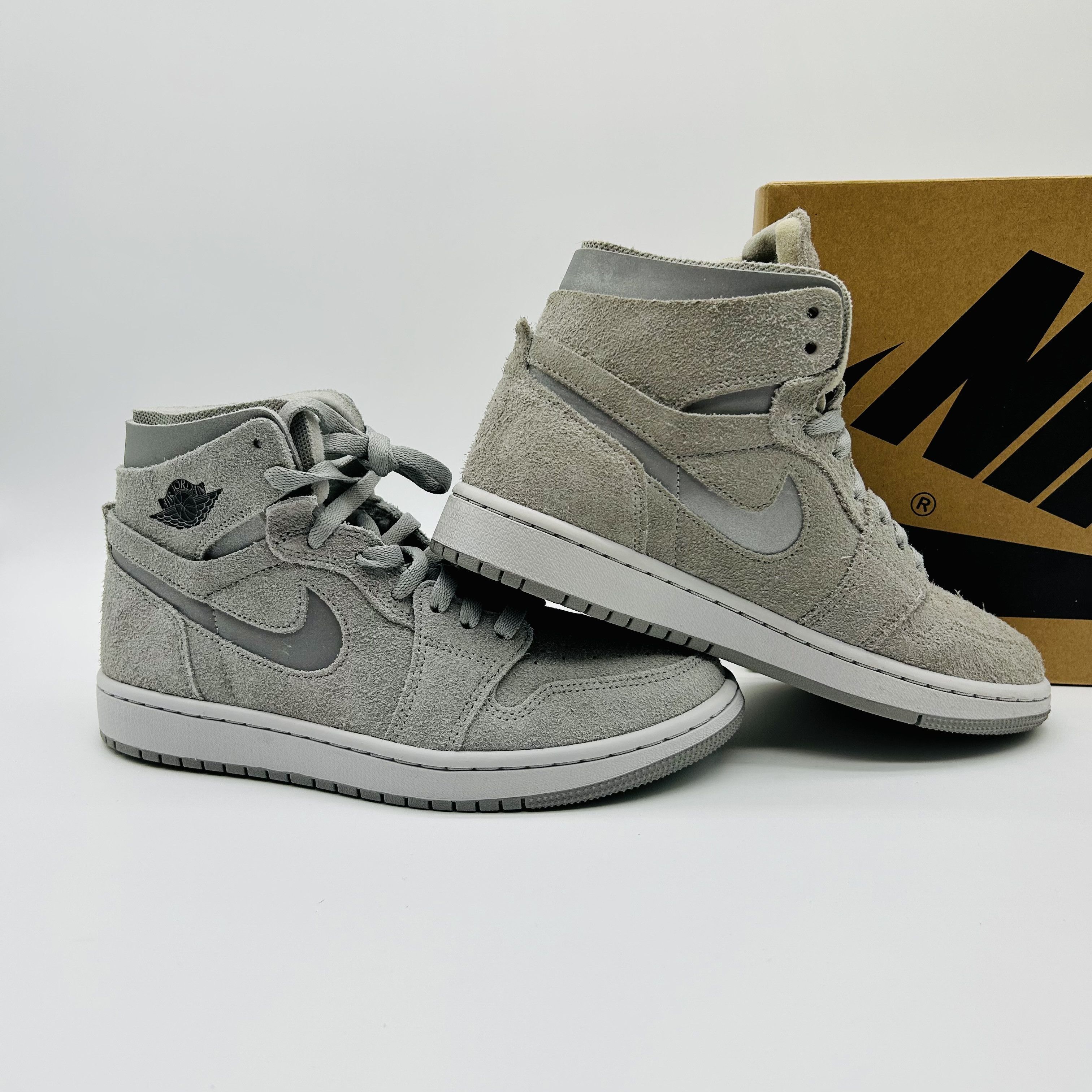 Jordan Brand Jordan 1 Zoom CMFT Metallic Silver (W) Size US 7.5 / IT 37.5 - 3 Thumbnail