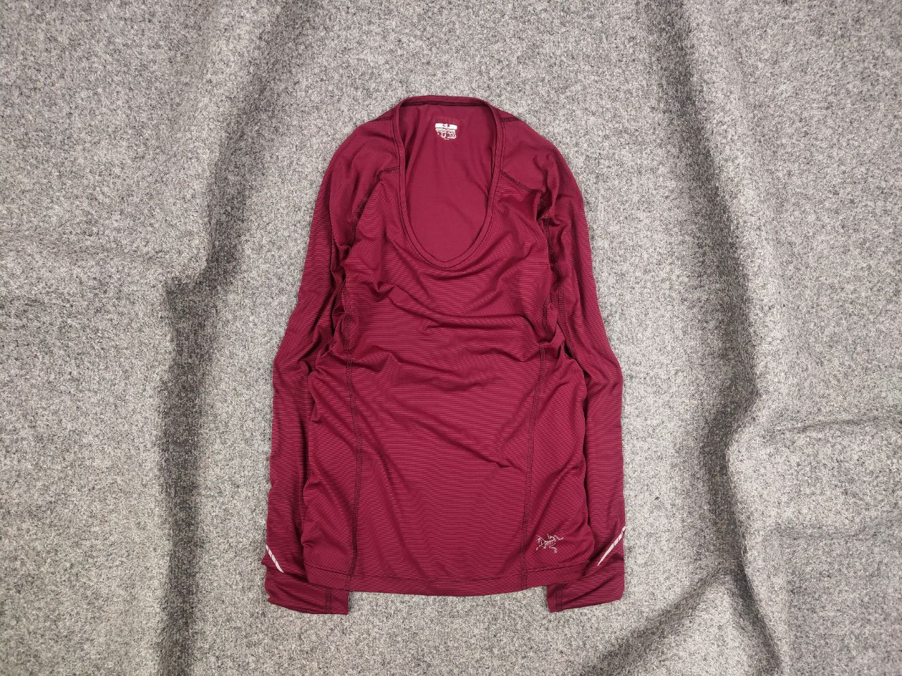 Arc'teryx Vintage Arc'teryx Top LS Women's long sleeve Burgundy Shirts Size S / US 4 / IT 40 - 1 Thumbnail