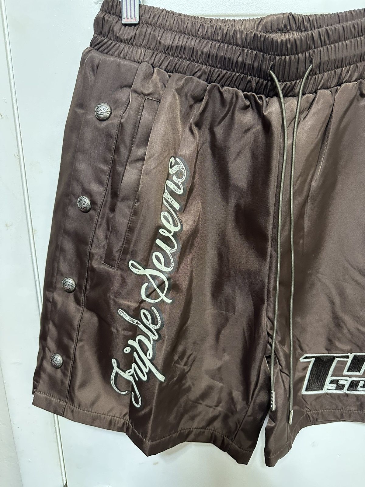 TRIPLE SEVENS Triple Sevens Brown Nylon Button Shorts Size US 32 / EU 48 - 2 Thumbnail