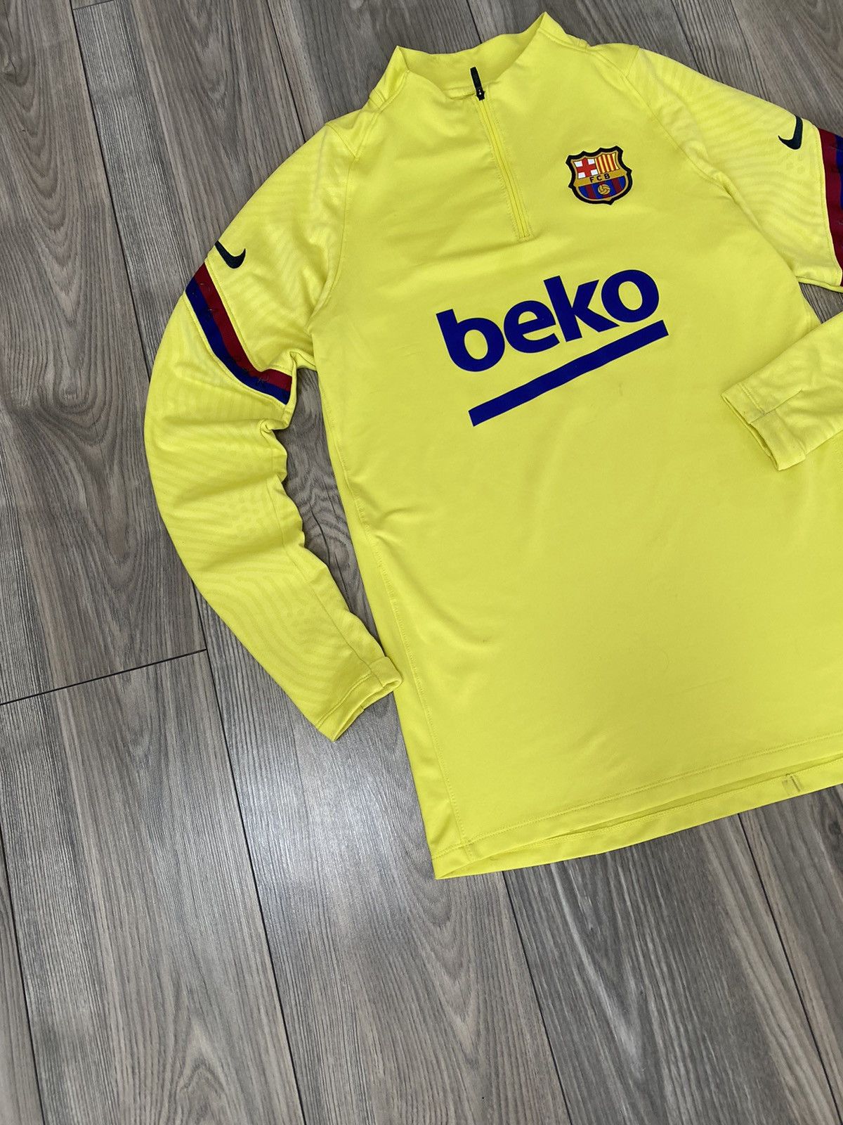 Nike Nike F.C. Barcelona Yellow Training Jersey Long Sleeve Size US S / EU 44-46 / 1 - 2 Thumbnail