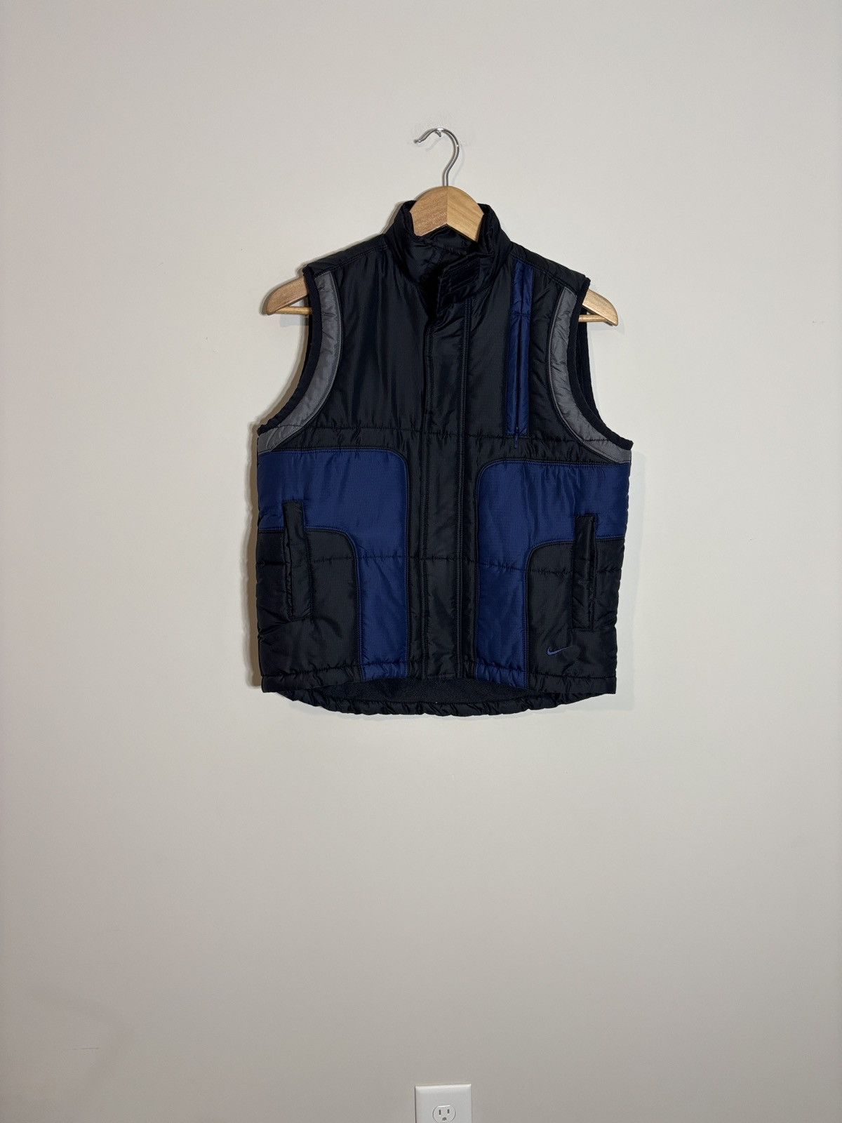 Nike Vintage Nike Running Puffer Vest Y2K Medium Size M / US 6-8 / IT 42-44 - 1 Thumbnail