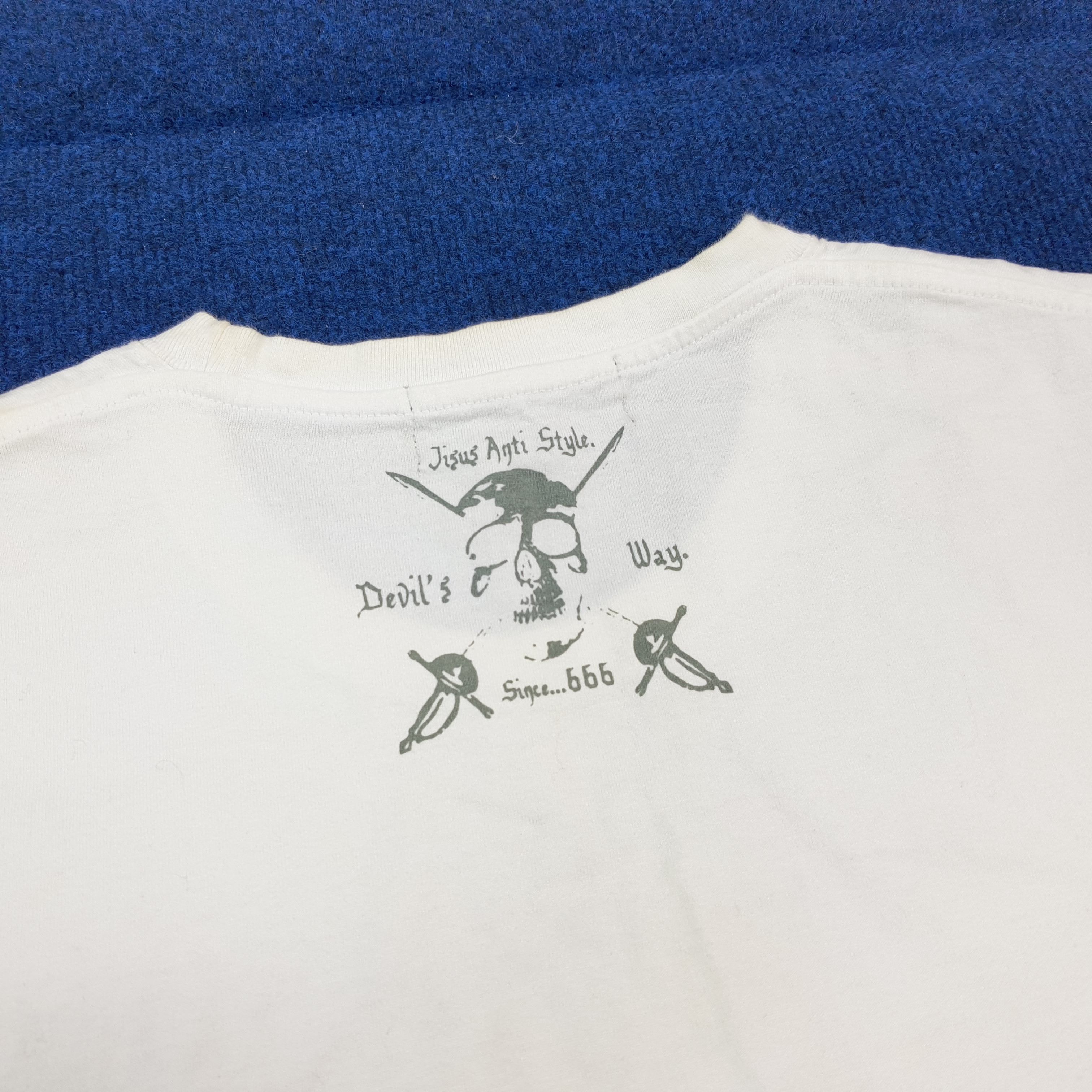 Vintage Vintage Gothic Skeleton Japan Graphic Tee C301N62 Size US L / EU 52-54 / 3 - 4 Thumbnail