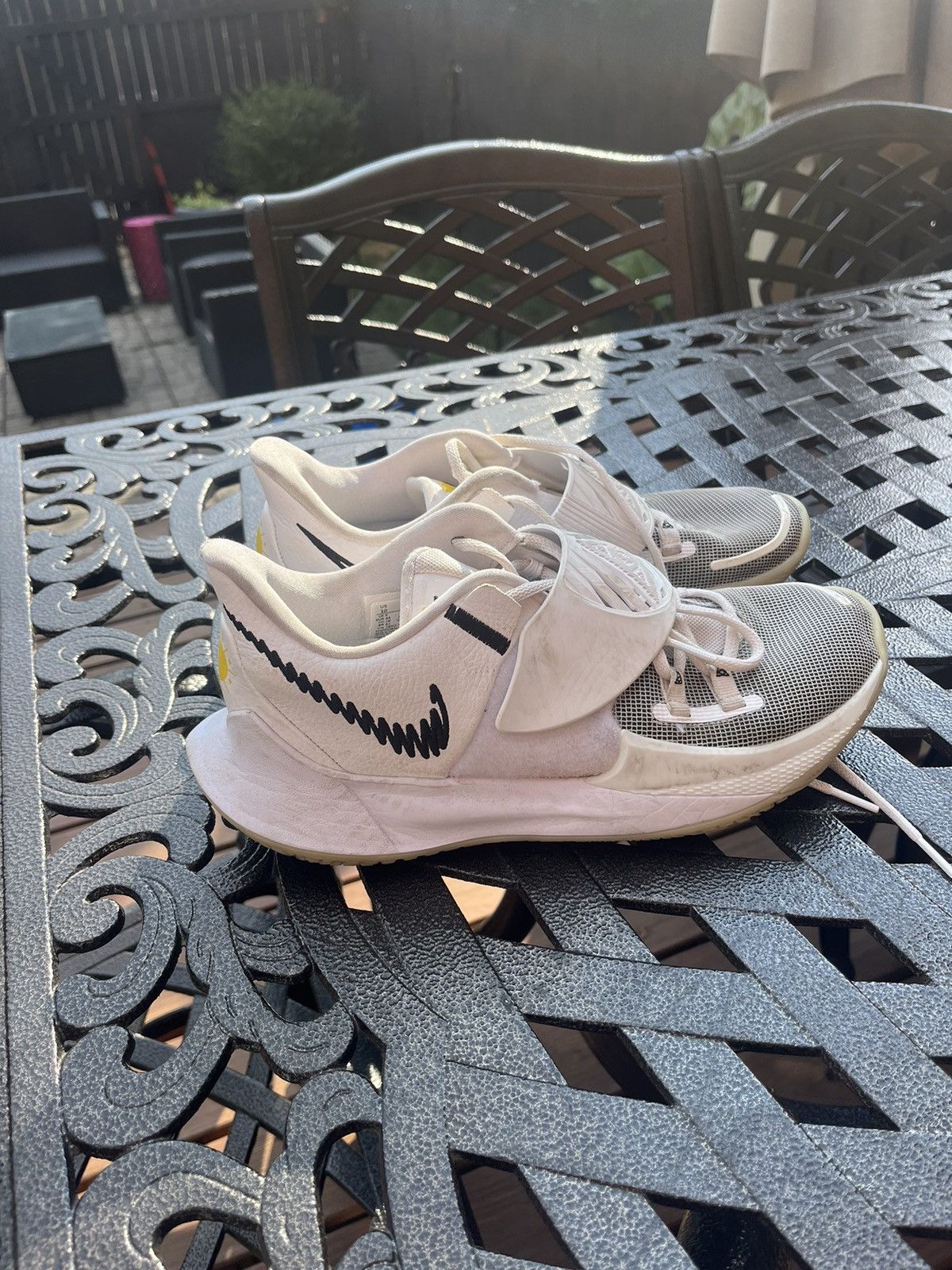 Nike Nike Kyrie 3 low ‘eclipse’ Size US 10 / EU 43 - 2 Thumbnail