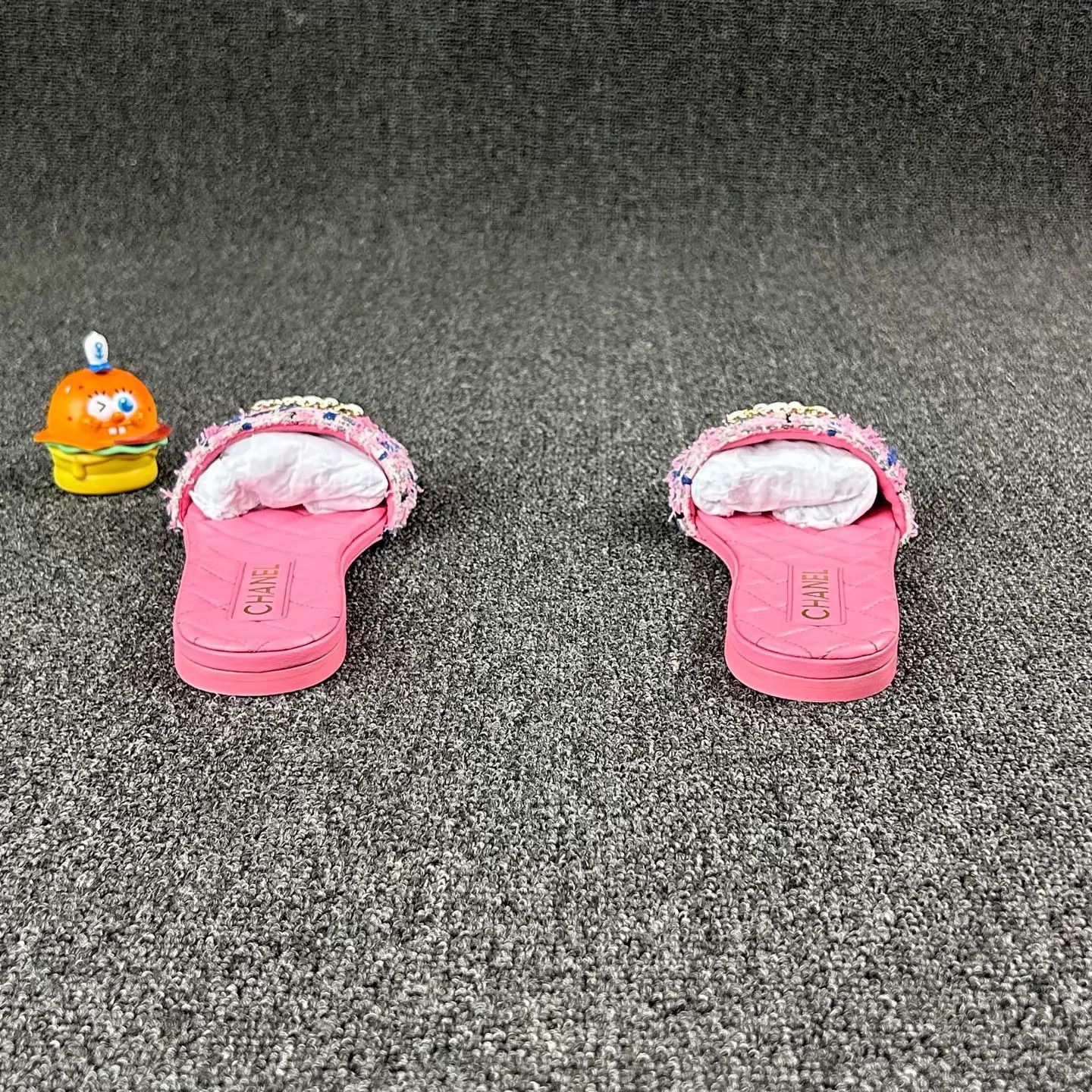 Chanel Chanel 23P Pink Woven Tweed Slides 36.5 Size US 6 / IT 36 - 5 Thumbnail