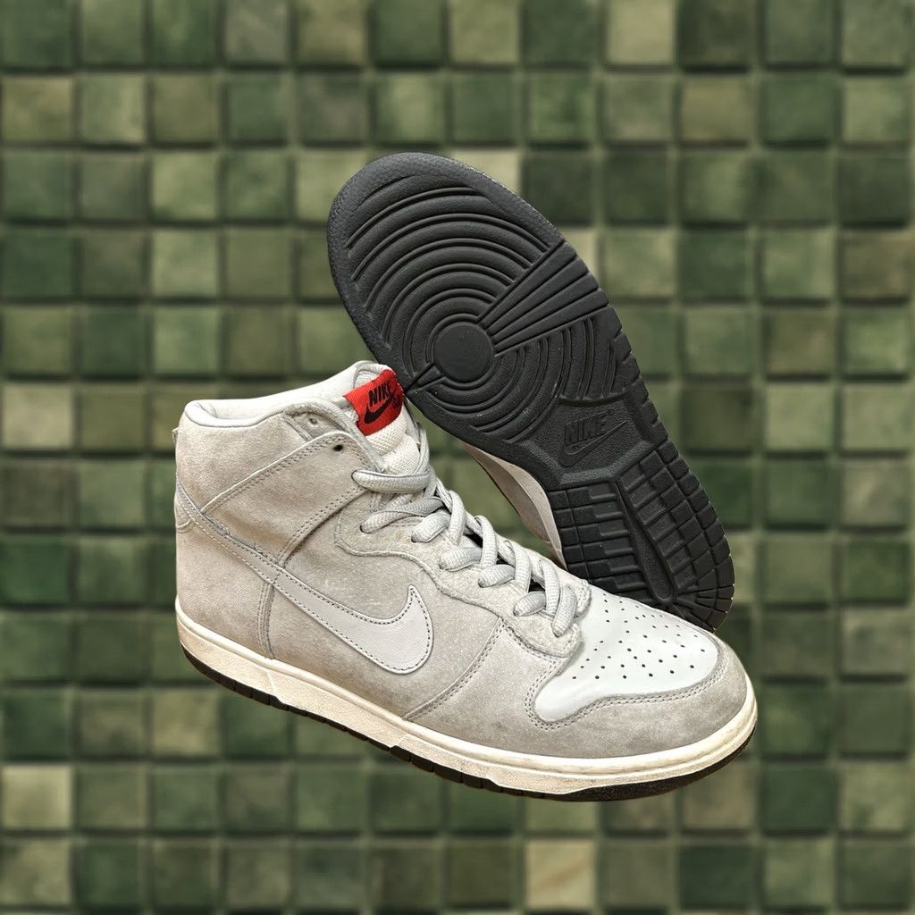 Nike VINTAGE Nike SB Dunk High Pee Wee Herman Size 10 Mens Grey Heather/Grey Heather 2007 Dunks Rare Skate Shoes Size US 9 / EU 42 - 1 Thumbnail