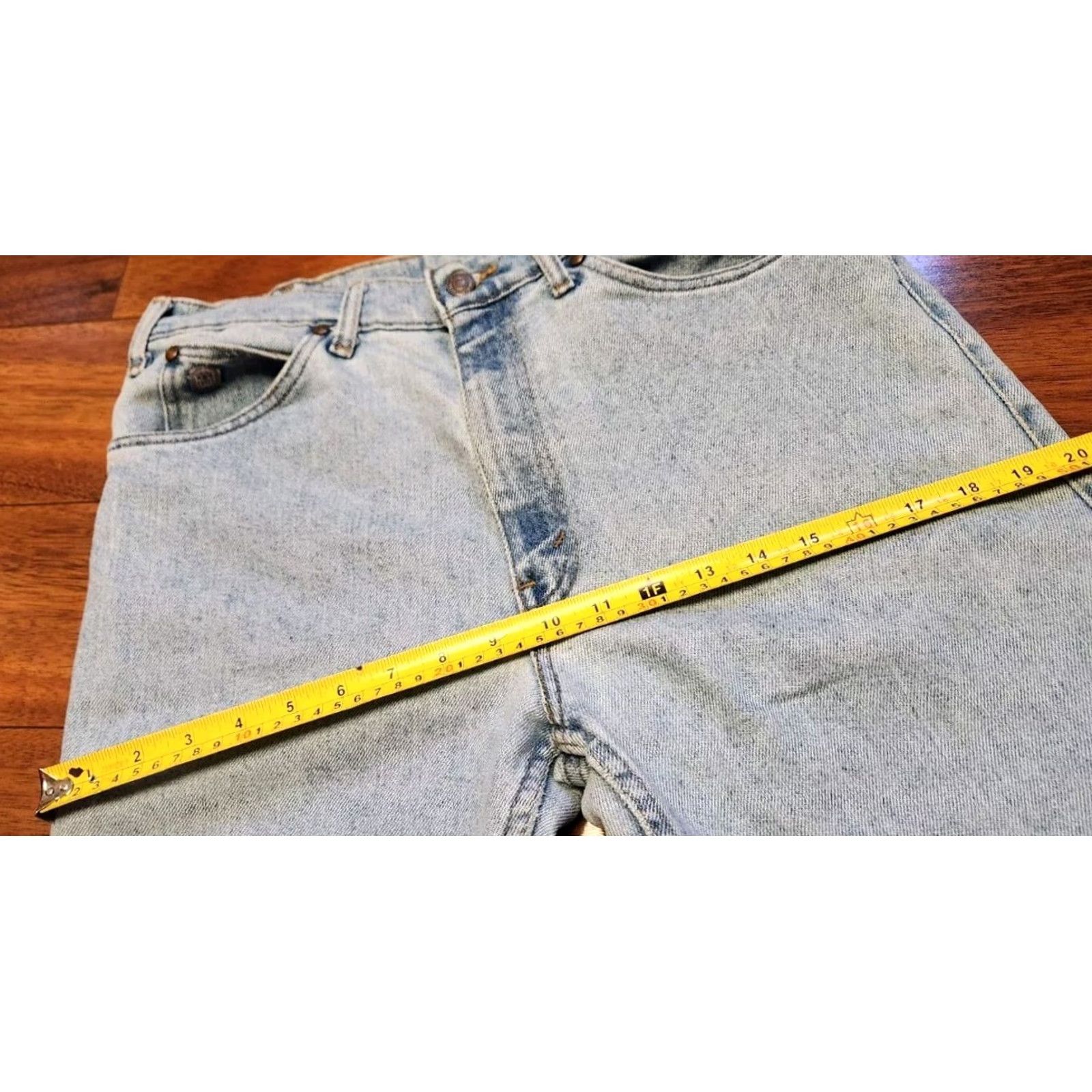 Levi's VINTAGE Levi's RELAXED FIT Jeans Men's 34x30 (32x30) Gray Tab Light Wash Denim 5-Pocket Retro Grunge 1990s Mens Size US 34 / EU 50 - 6 Thumbnail
