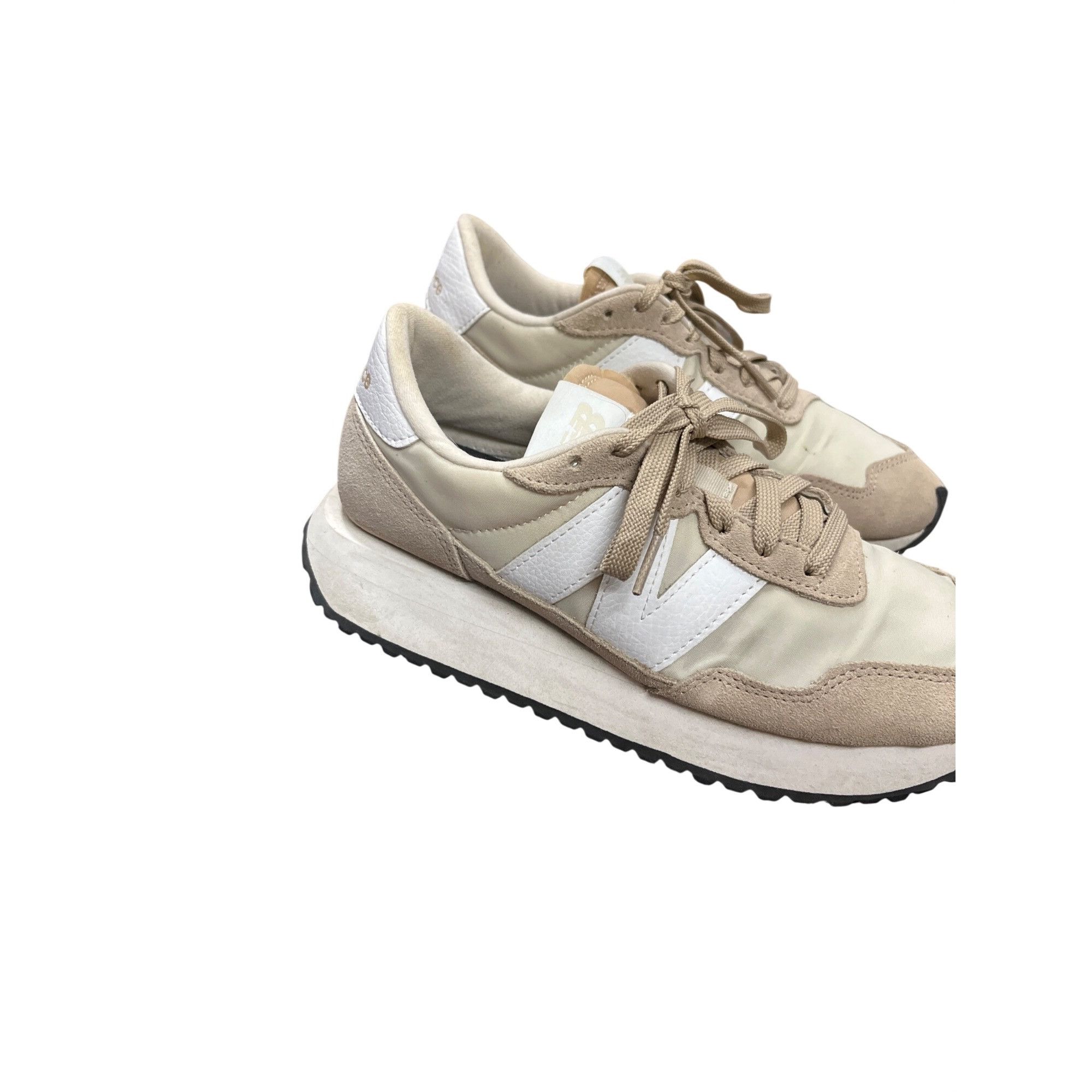 New Balance New Balance 237 wms tan white suede casual athletic sneakers Size US 8.5 / IT 38.5 - 4 Thumbnail