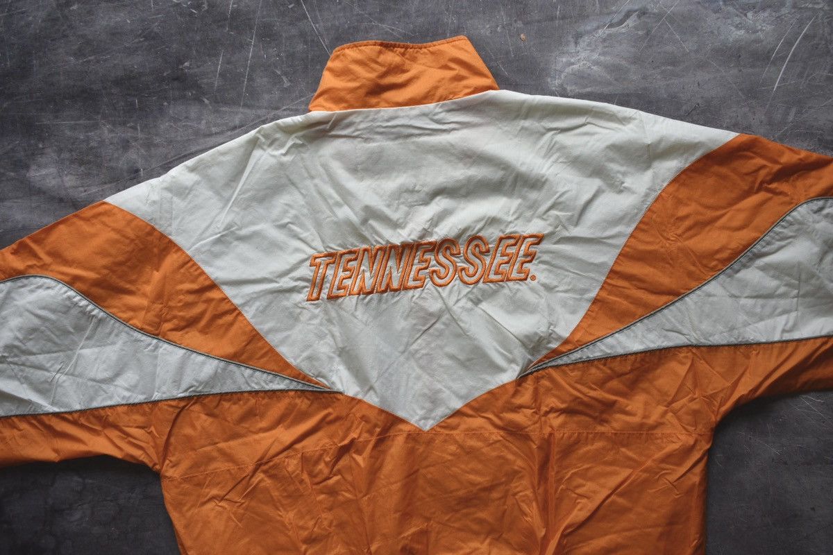 NCAA Vintage 90s University of Tennessee Pro Player Jacket (L) Size US XL / EU 56 / 4 - 4 Thumbnail