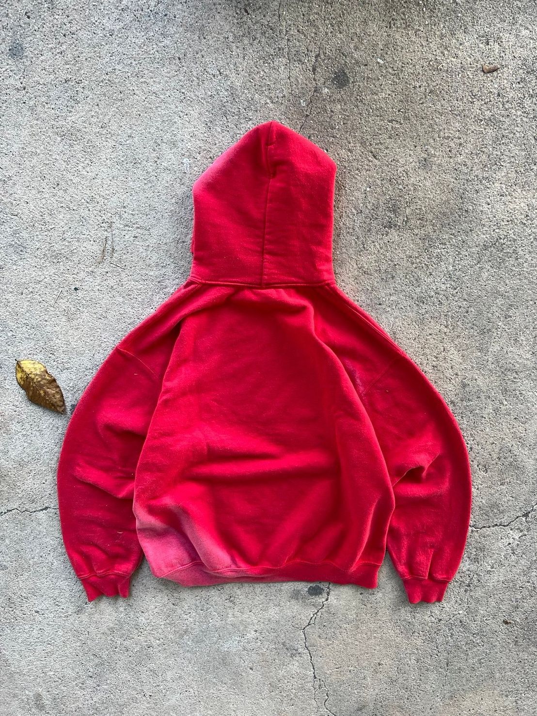 Vintage Sun Faded Red Gildan Hoodie Size US M / EU 48-50 / 2 - 5 Thumbnail