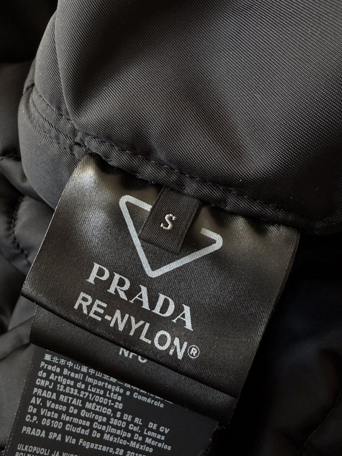 Prada Prada A/W 2022 Re-Nylon Black Bomber Jacket Size US S / EU 44-46 / 1 - 7 Thumbnail