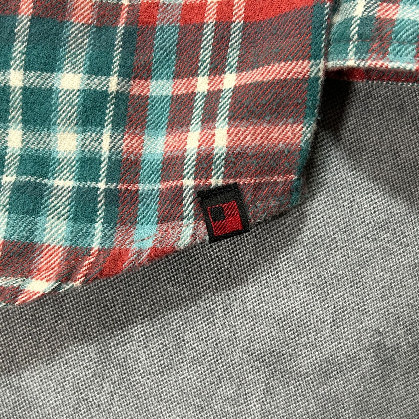 Woolrich Woolen Mills Woolrich Lava plaid casual outdoors button up flannel mens L Size US L / EU 52-54 / 3 - 4 Thumbnail