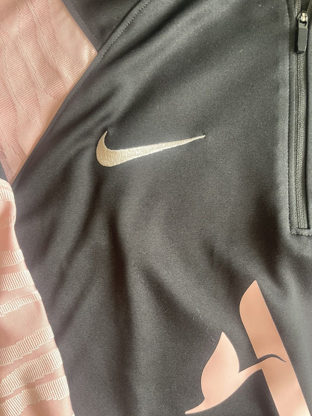 Nike Paris-Saint-Germain tracksuit, black and pink size m Size US 40 / EU 56 - 3 Thumbnail