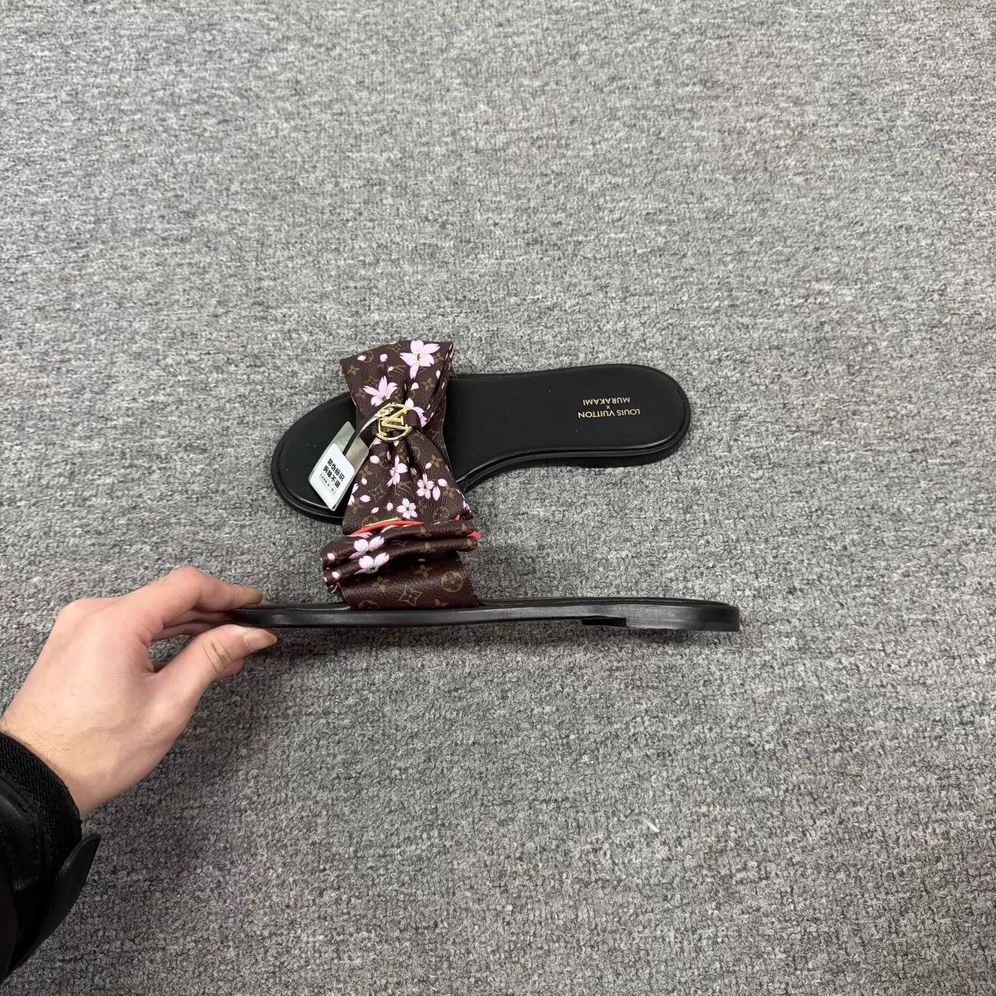 Louis Vuitton LV x Takashi Murakami Sakura Bow Slippers Size US 7.5 / IT 37.5 - 3 Thumbnail