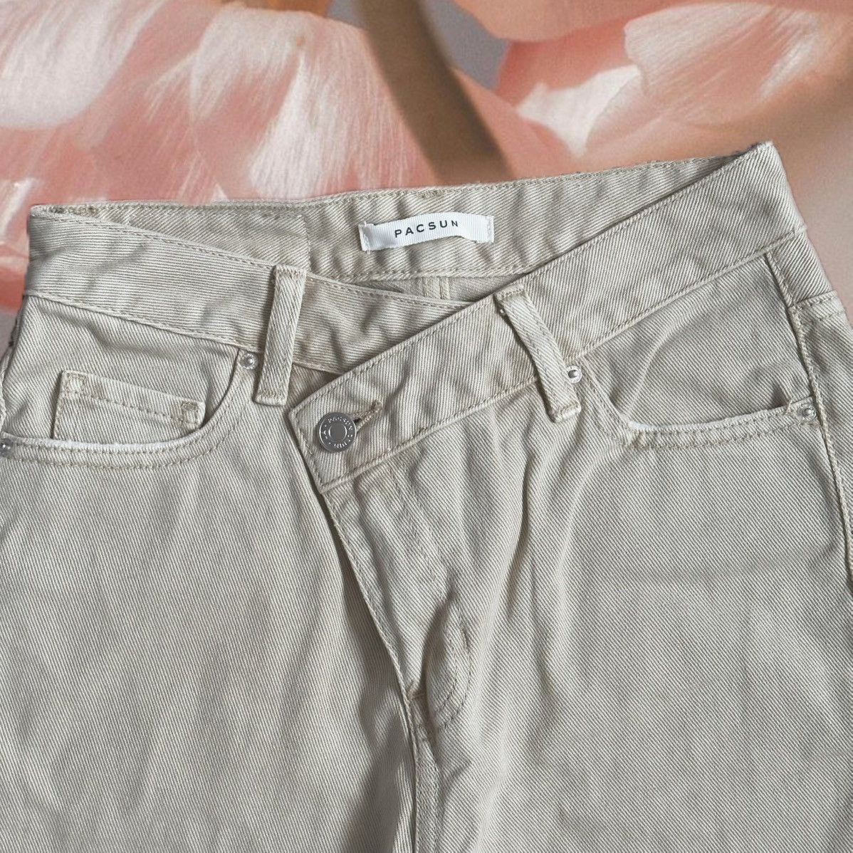 Pacsun 90’s Boyfriend Asymmetrical Jeans - NWOT Size 24" / US 00 / IT 34 - 3 Thumbnail