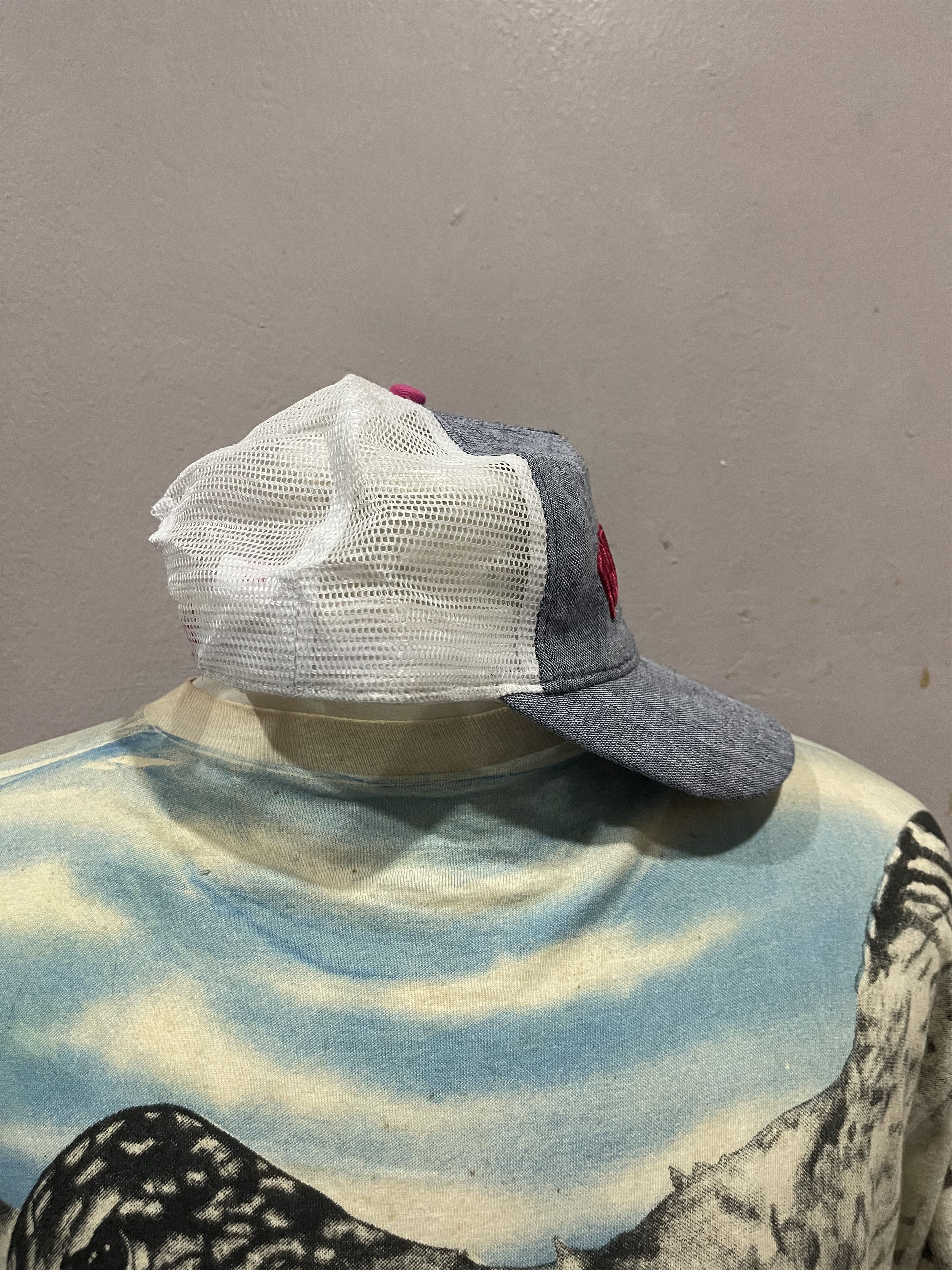 Hat Club Free Hugs Trucker Cap Size ONE SIZE - 3 Thumbnail