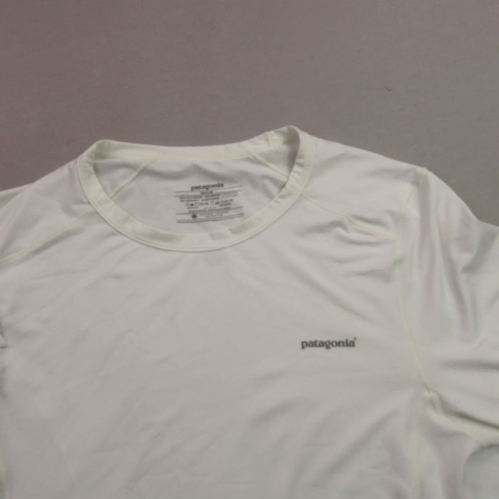Patagonia Patagonia Shirt Mens Medium White Long Sleeve Crew Neck Outdoor Lightweight Shirt Mens White Long Sleeve Crew Neck Patagonia (All Seasons) Size US M / EU 48-50 / 2 - 2 Thumbnail