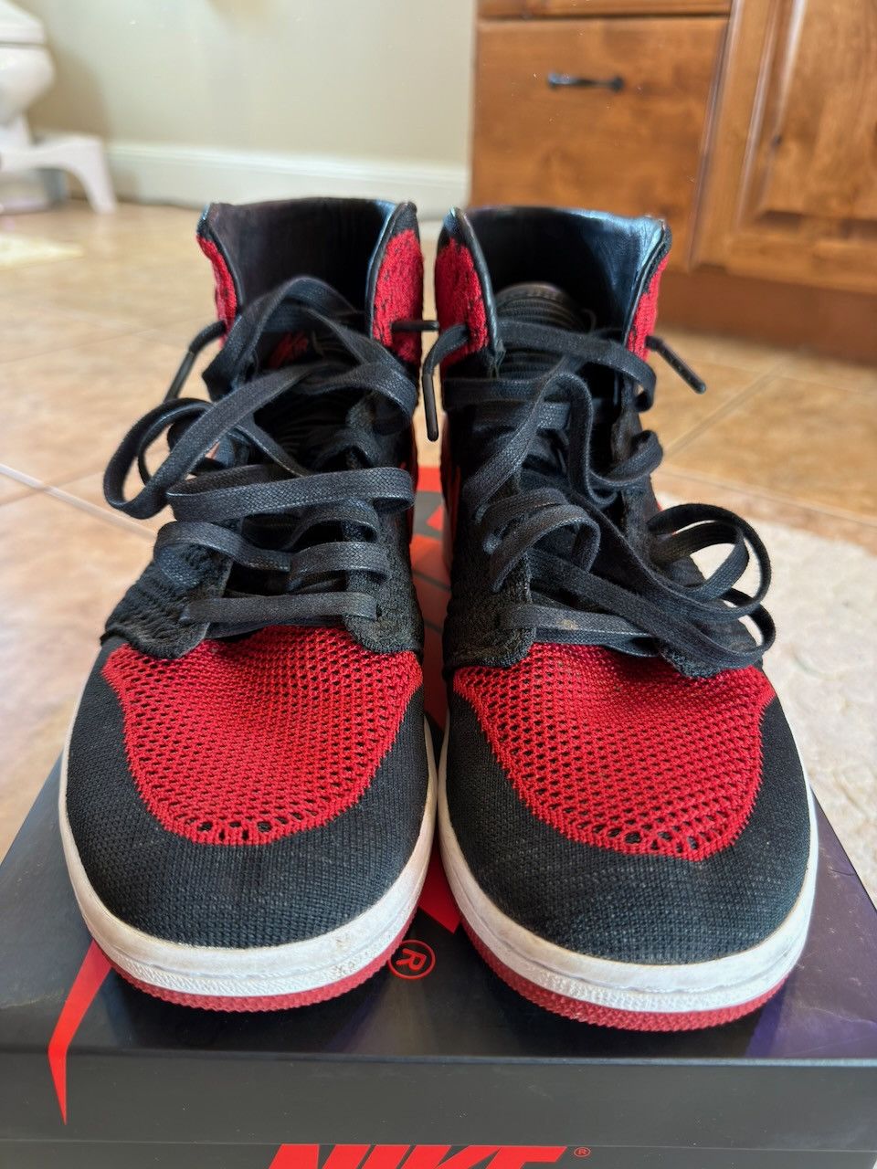 Jordan Brand Jordan 1 Retro High Flyknit Bred 919704-001 Size US 10.5 / EU 43-44 - 1 Thumbnail