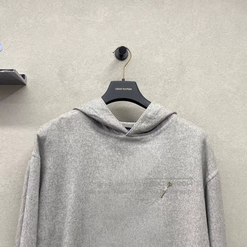 Louis Vuitton Louis Vuitton Grey cashmere hooded sweatshirt Size US L / EU 52-54 / 3 - 4 Thumbnail
