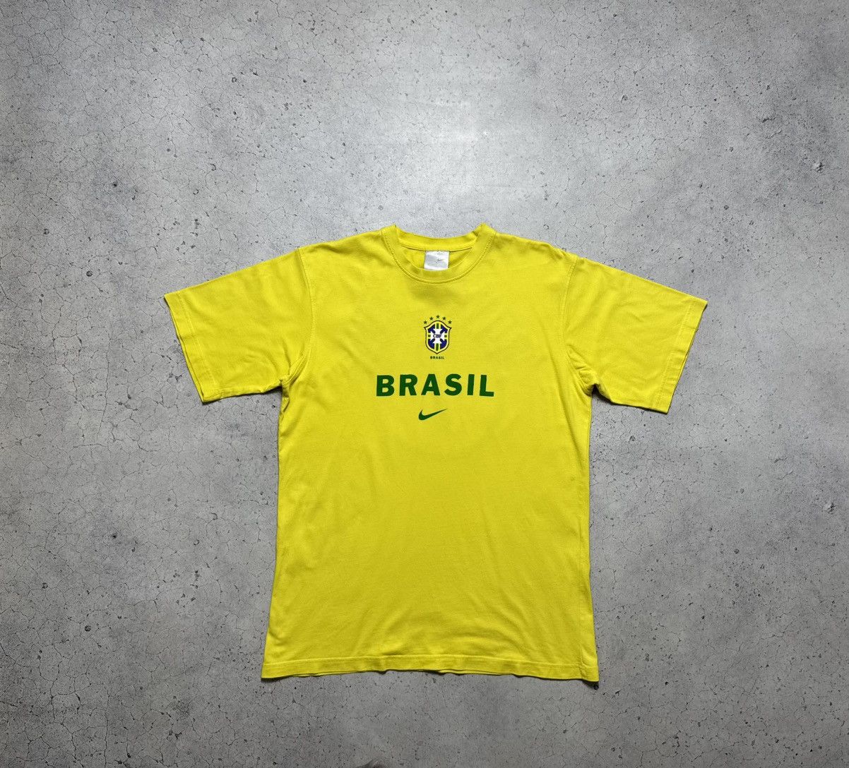Nike Nike Brasil #7 Ronaldinho Vintage T-Shirt Soccer Jersey Size US L / EU 52-54 / 3 - 2 Thumbnail