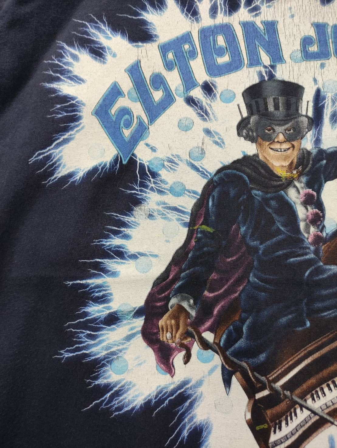 Band Tees Vtg00's Elton John Captain Fantastic & the Brown Dirt Cowboy Size US XL / EU 56 / 4 - 3 Thumbnail