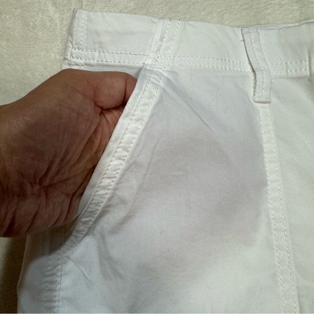 Chicos NWT New Chico's White Cool Cotton Shorts Size 1P US 8 Petit Size 30" / US 8 / IT 44 - 5 Thumbnail