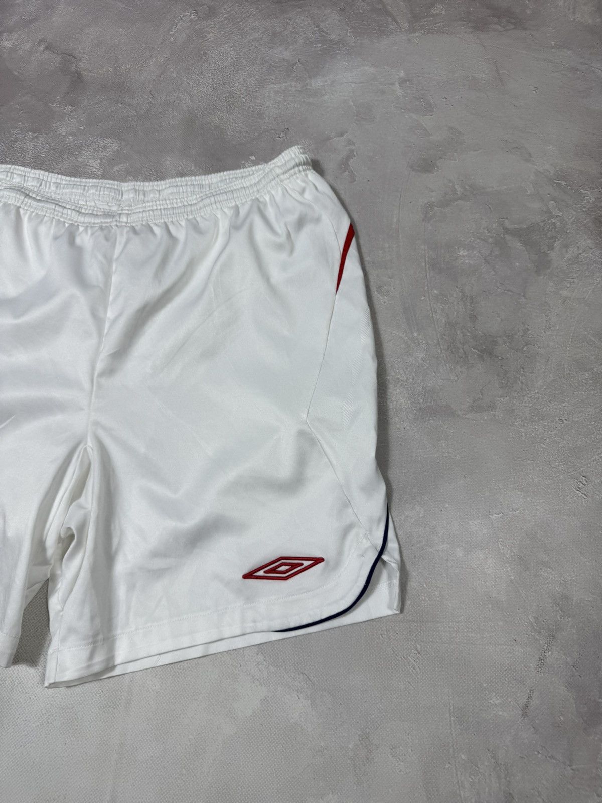 Umbro Umbro England White Y2k Nylon Short Size US 36 / EU 52 - 3 Thumbnail