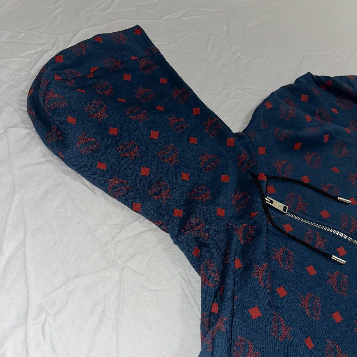 MCM MCM Deep Blue Sea Vise Hoodie USED 1x Size US XL / EU 56 / 4 - 3 Thumbnail