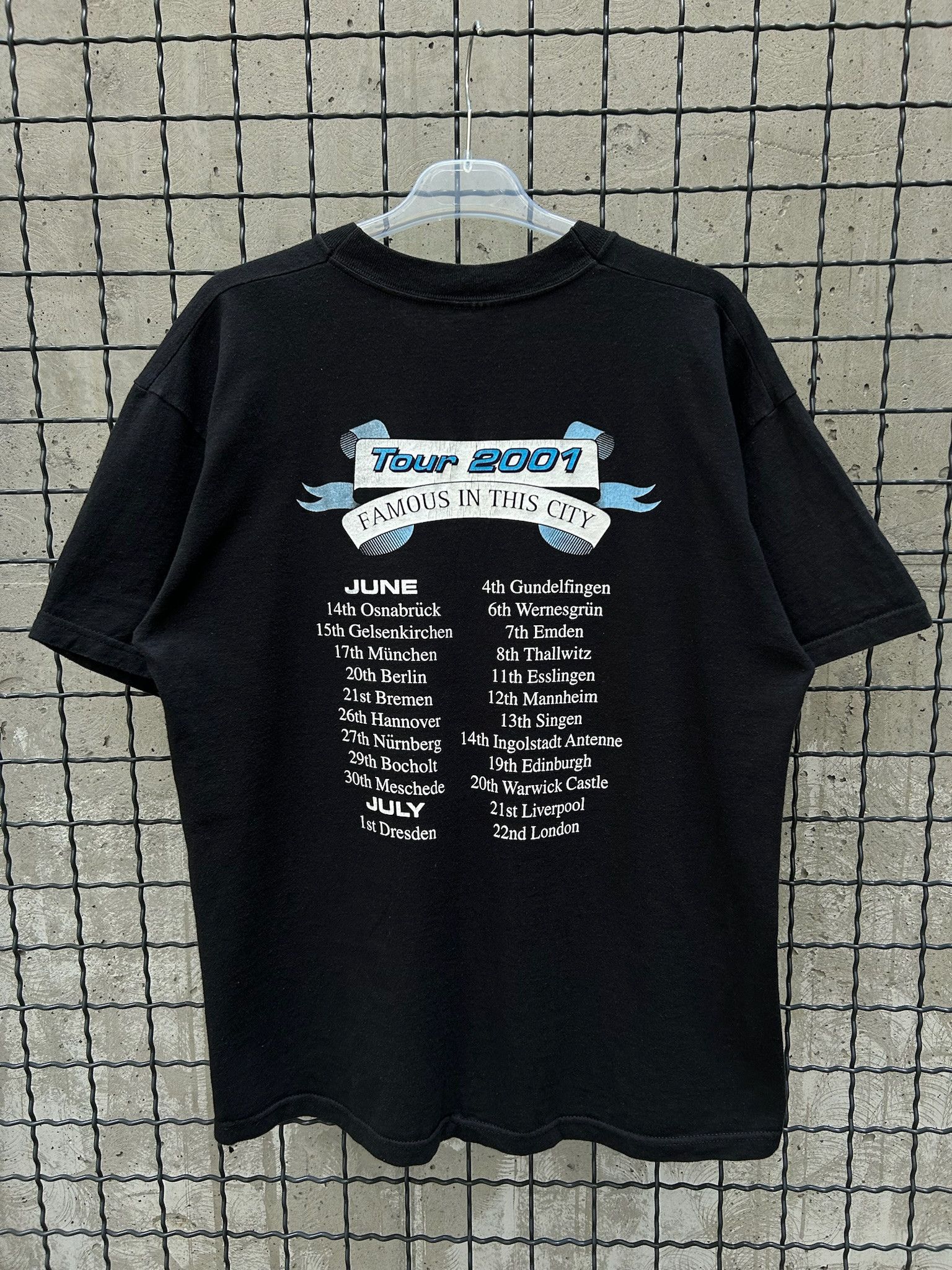 Band Tees Vintage 2001 Status Quo Famous In The Century Tour T-shirt Size US L / EU 52-54 / 3 - 2 Thumbnail