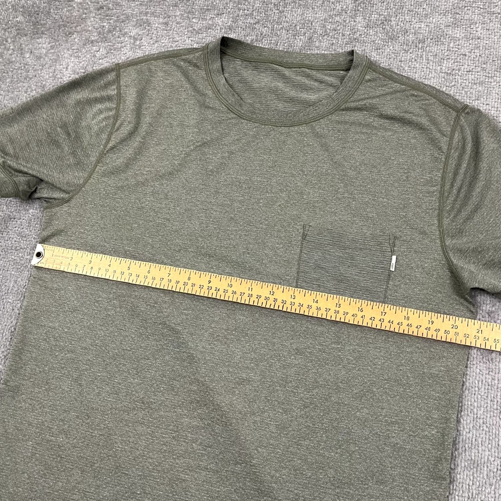 Vuori Vuori Tradewind 2.0 Shirt Mens M / L Army Heather Green Performance Gym Shirt Size US M / EU 48-50 / 2 - 4 Thumbnail