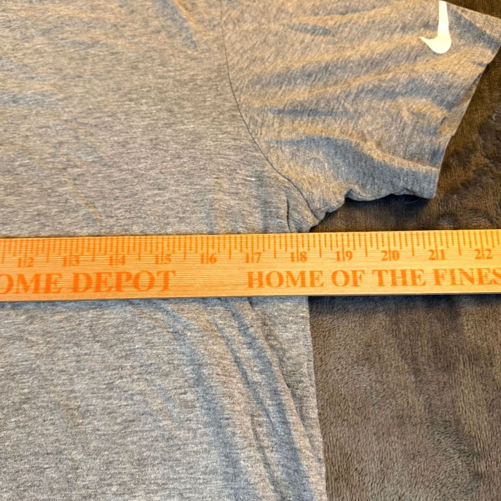 Nike Nike Athletic Cut T-Shirt Heather Gray Short Sleeve The Nike Tee Mens Medium Size US M / EU 48-50 / 2 - 4 Thumbnail