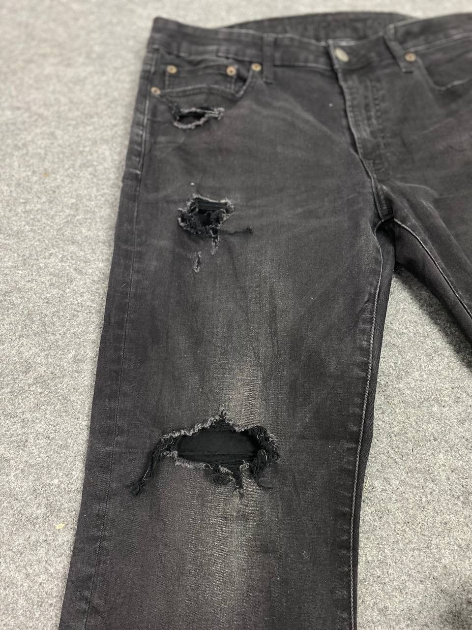 American Eagle Outfitters american eagles slim distressed denim Size US 35 - 8 Thumbnail