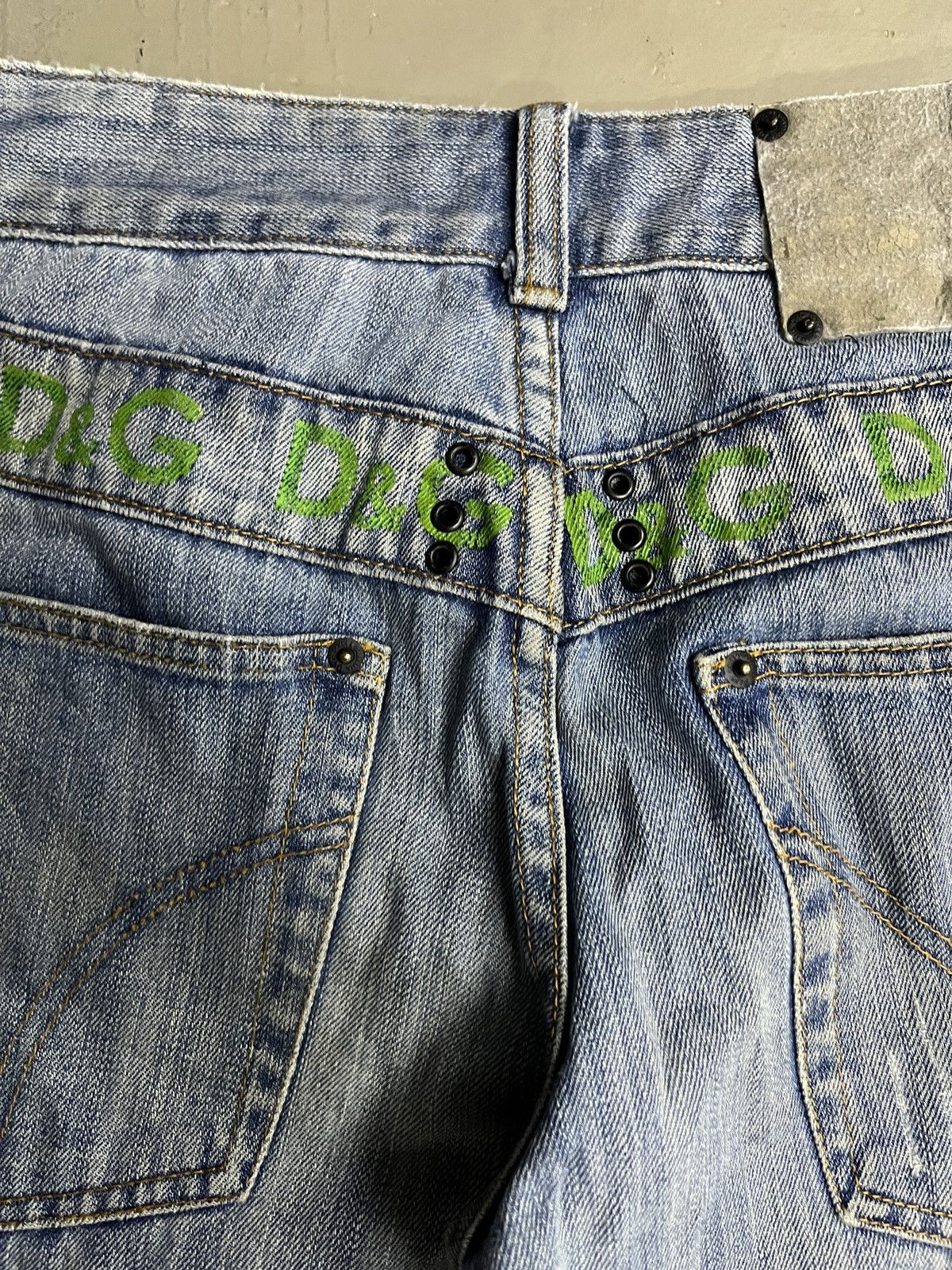 Dolce & Gabbana Vintage Dolce Gabbana Distressed DG Logo Denim Jeans Baggy Size US 32 / EU 48 - 4 Thumbnail
