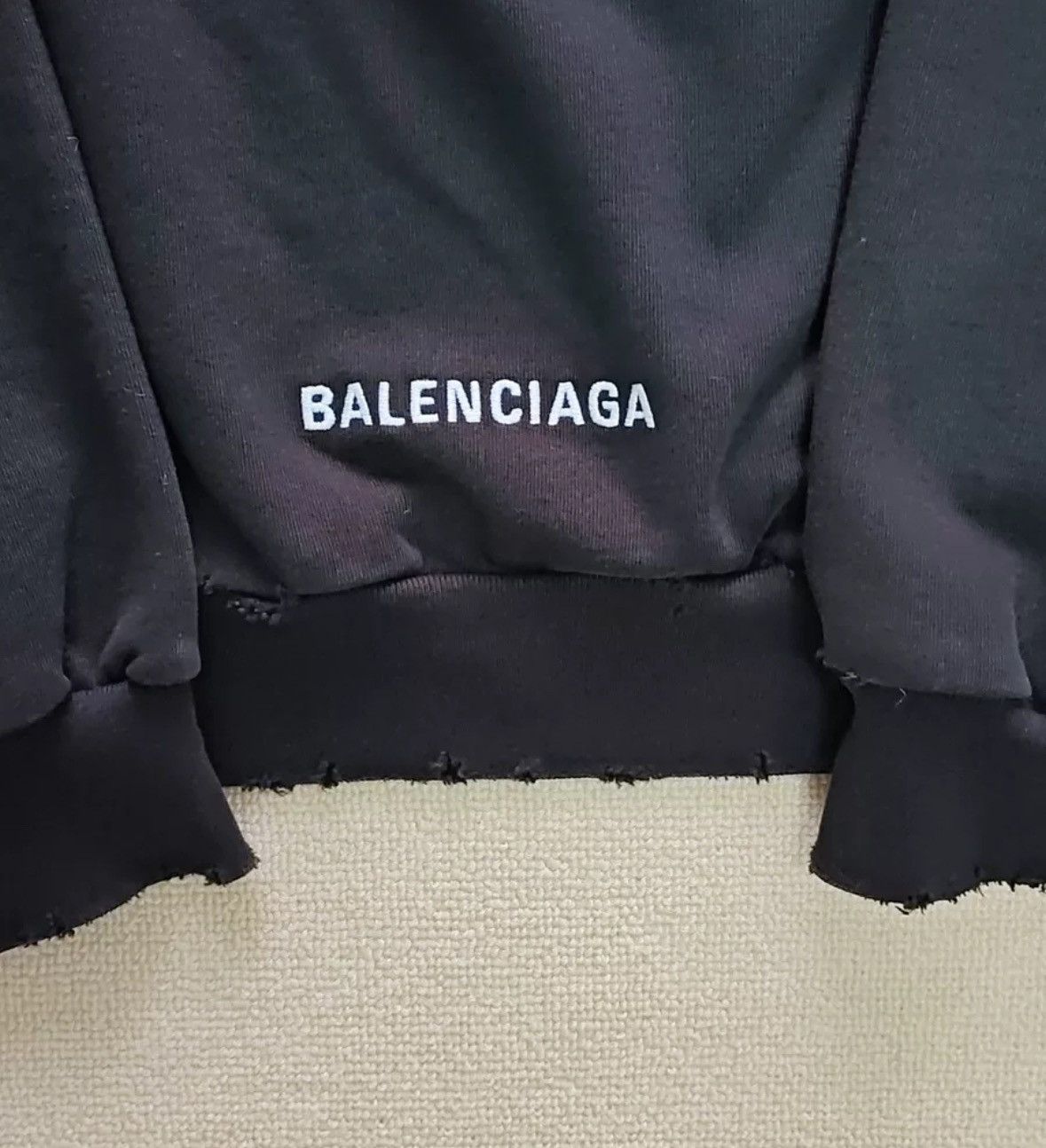 Balenciaga Balenciaga 23fw love destroys hoodies Size US XS / EU 42 / 0 - 4 Thumbnail