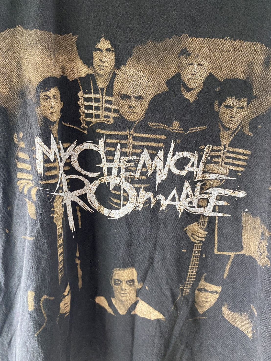 Band Tees Vintage Y2K Bootleg My Chemical Romance Band Tee Size US M / EU 48-50 / 2 - 2 Thumbnail