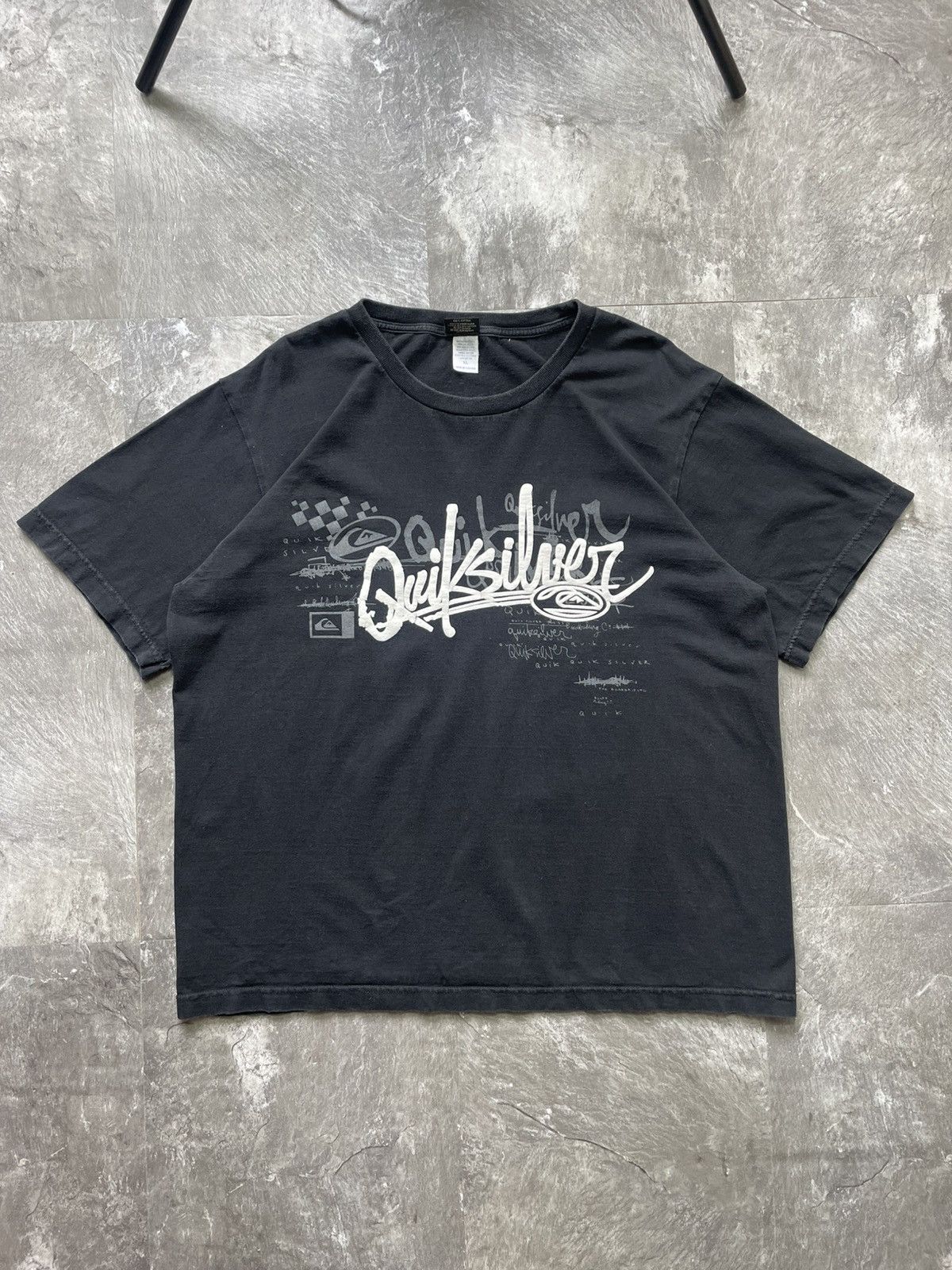 Quiksilver Vintage Quiksilver Big Logo Y2k Baggy Surf StyleT-shirt Size US XL / EU 56 / 4 - 1 Thumbnail