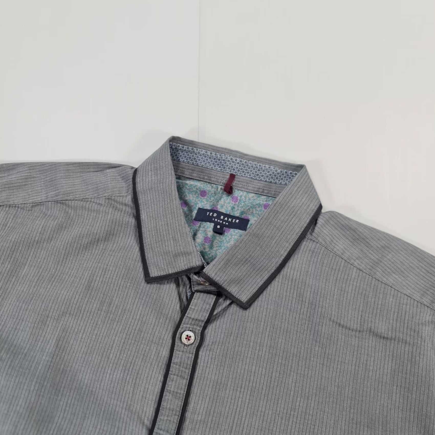 Ted Baker Ted Baker Mens Button-Up Shirt Grey 2XL Striped Cotton Lyocell Long Sleeve Collared Button-Up Regular Mens Clothing City Classic Designer Vintage: No Size US XXL / EU 58 / 5 - 2 Thumbnail