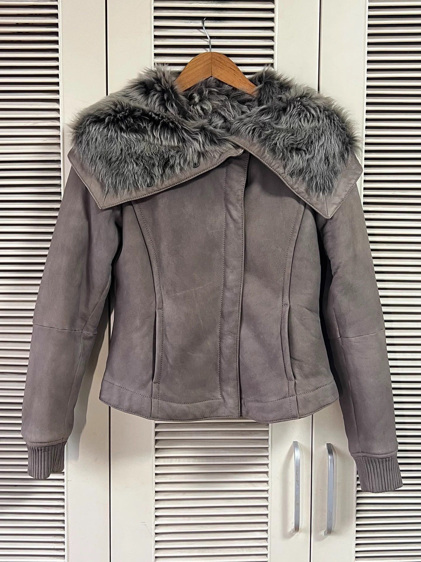 Max Mara Max Mara Short Fur Collar Fall/Winter Coat 38 Size S / US 4 / IT 40 - 1 Thumbnail